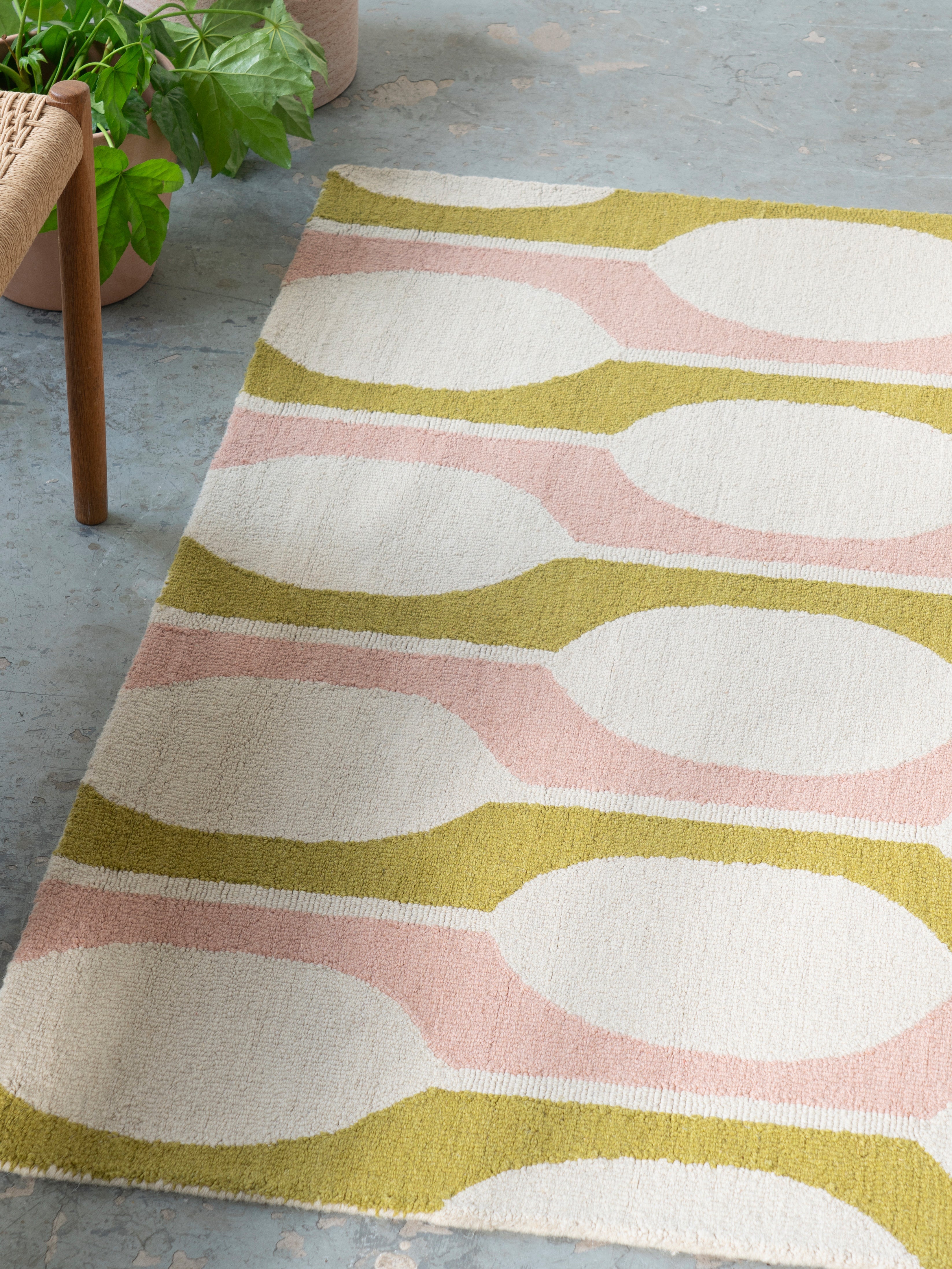Teppich BILLOW LICHEN beige mit rosa und olivgrün