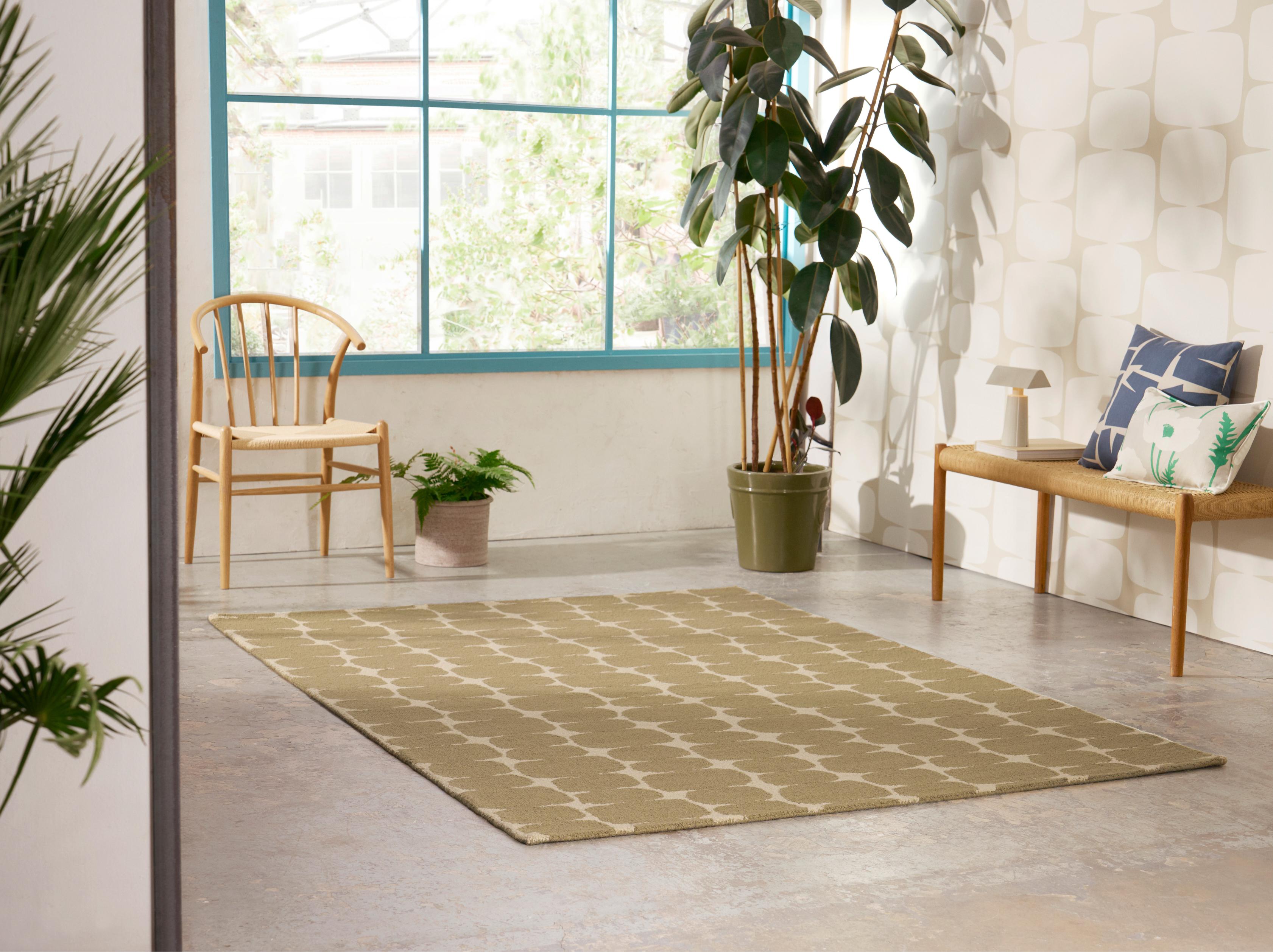 LITTLE LOHKO beige rug with olive