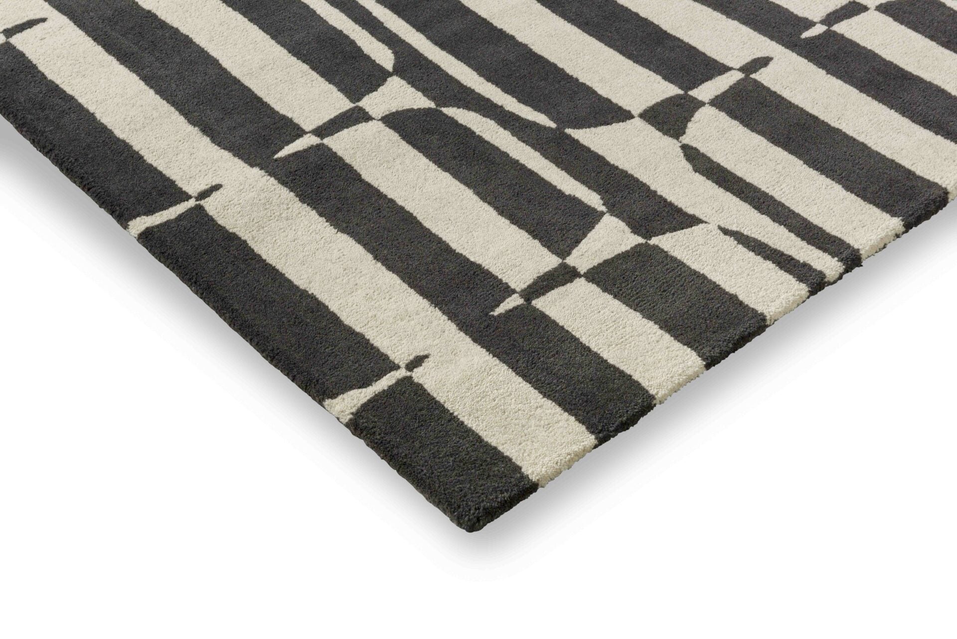 LOHKO STRIPE black with beige rug