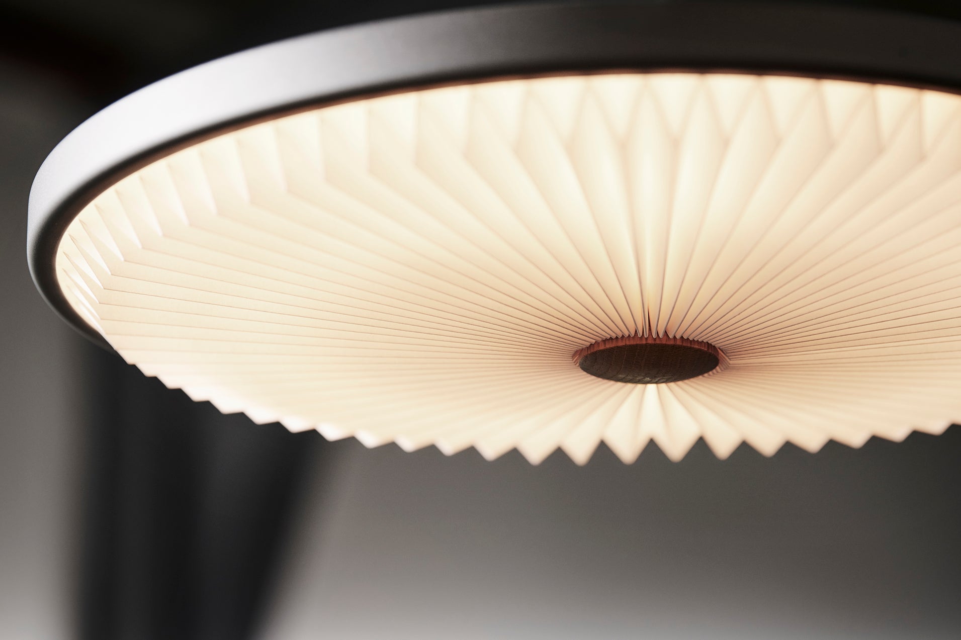 Lampa wisząca MODEL 198 SOLEIL wędzony dąb – Le Klint