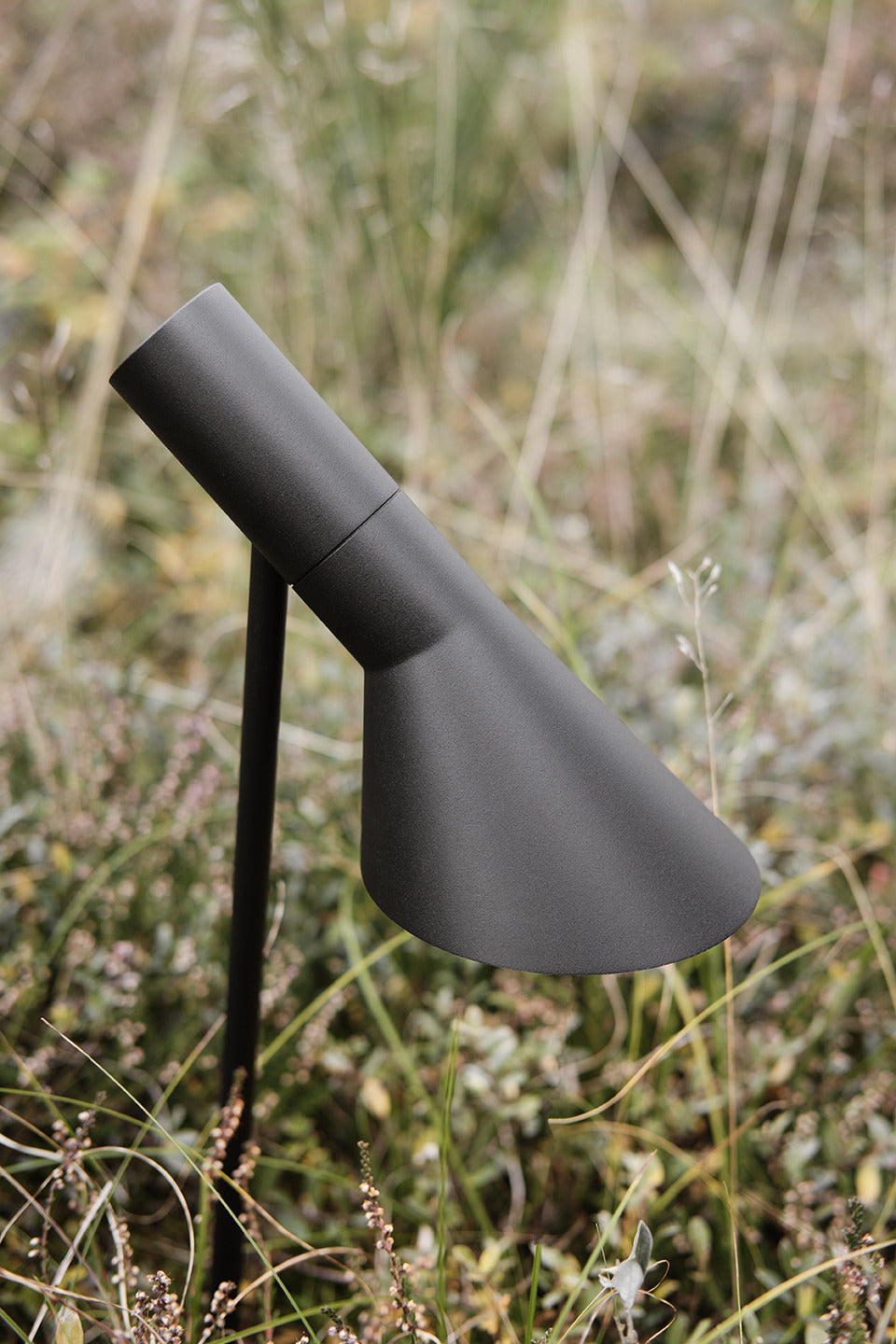 AJ black outdoor standing lamp