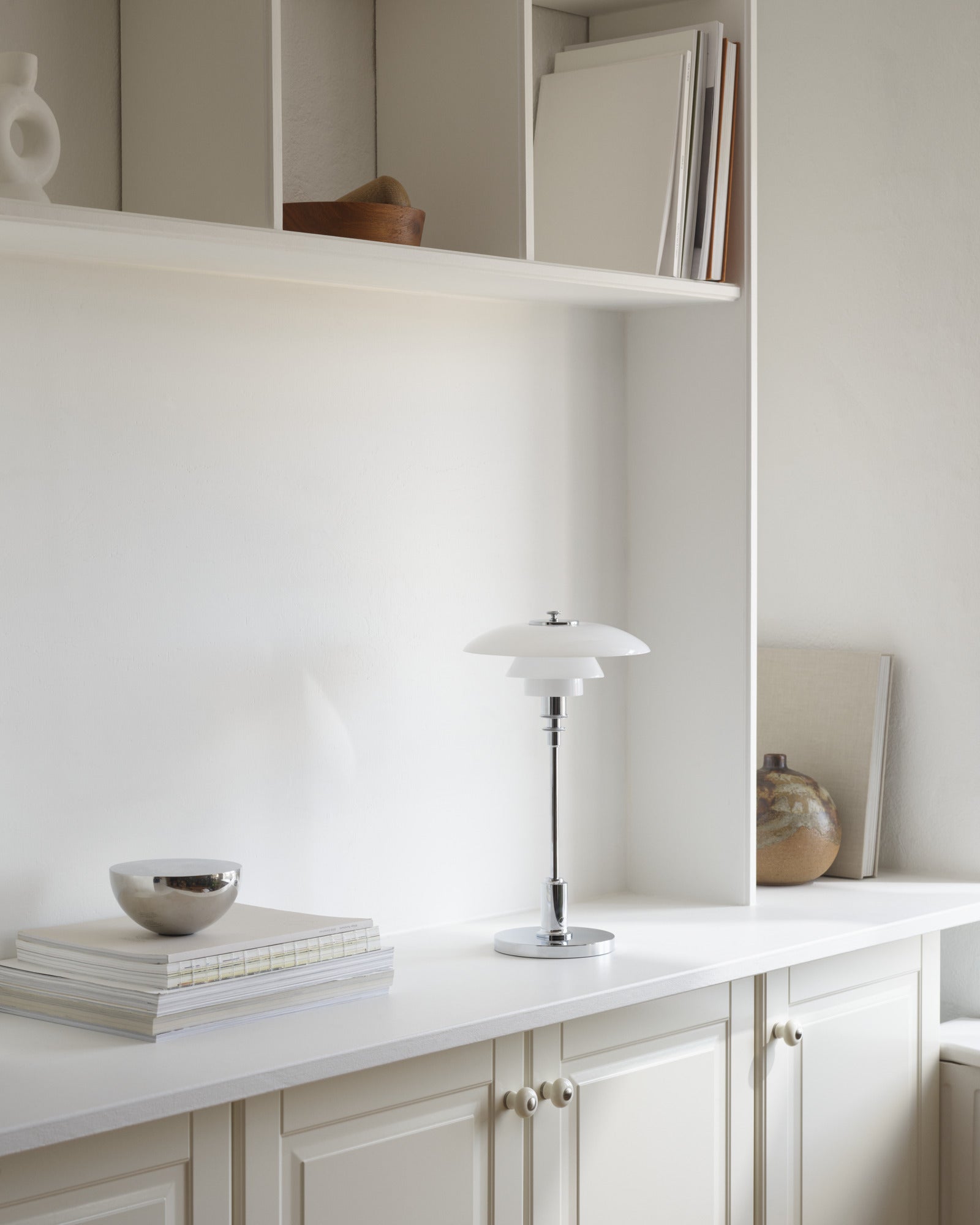 Draagbare lamp PH 2/1 wit met verchroomde voet