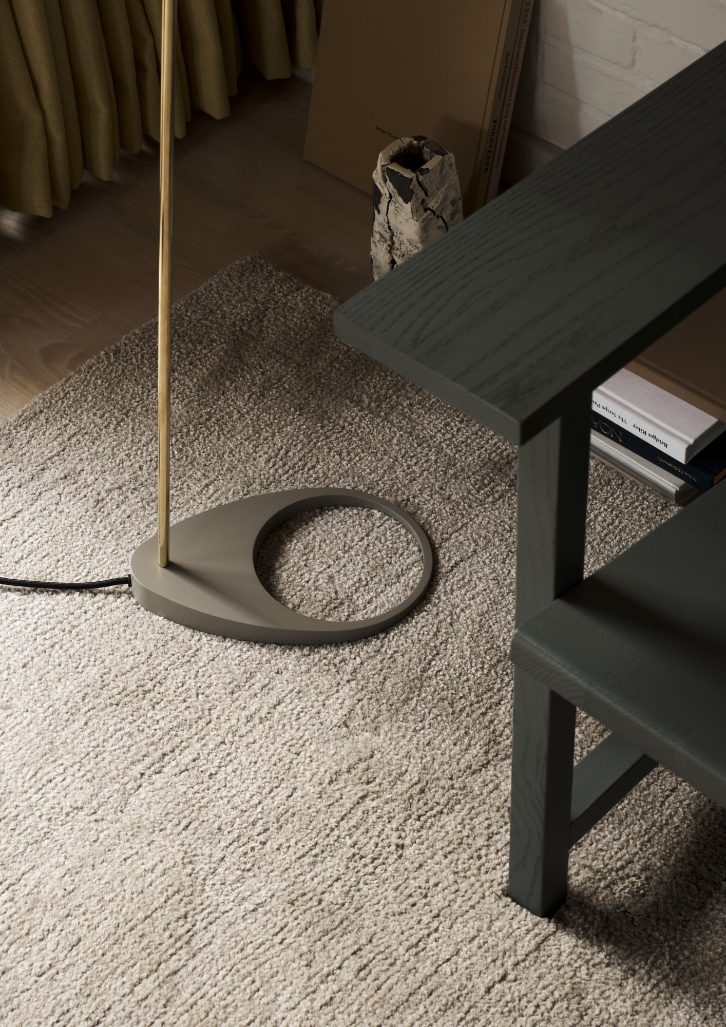 AJ floor lamp warm gray with brass