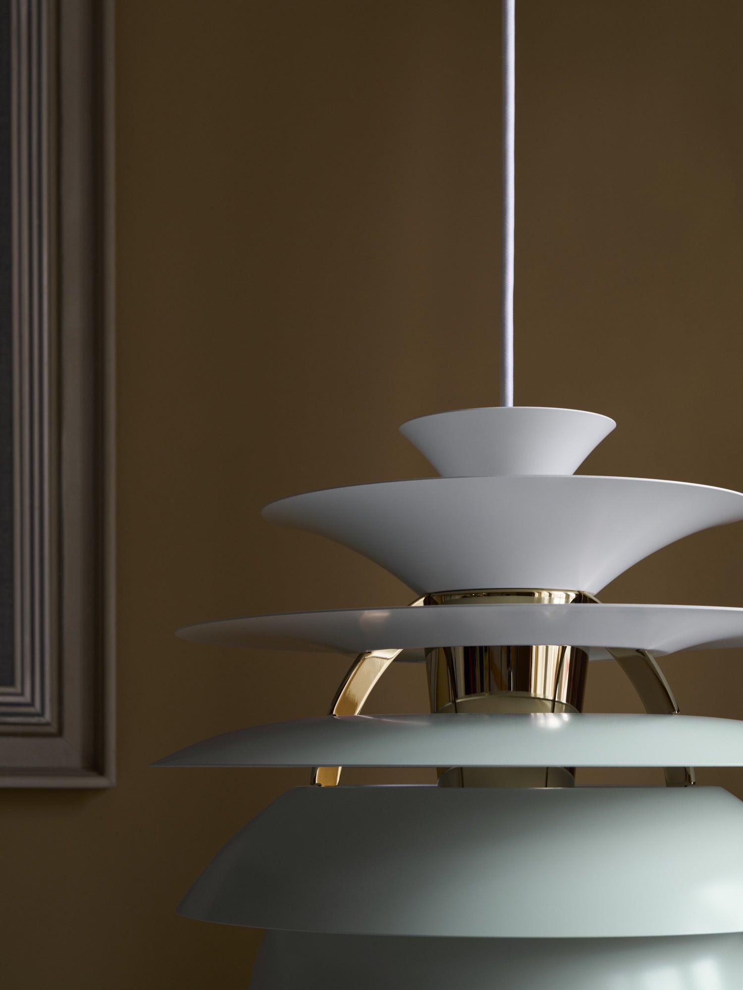 Hanglamp PH SNOWBALL vuilgroen met messing afwerking