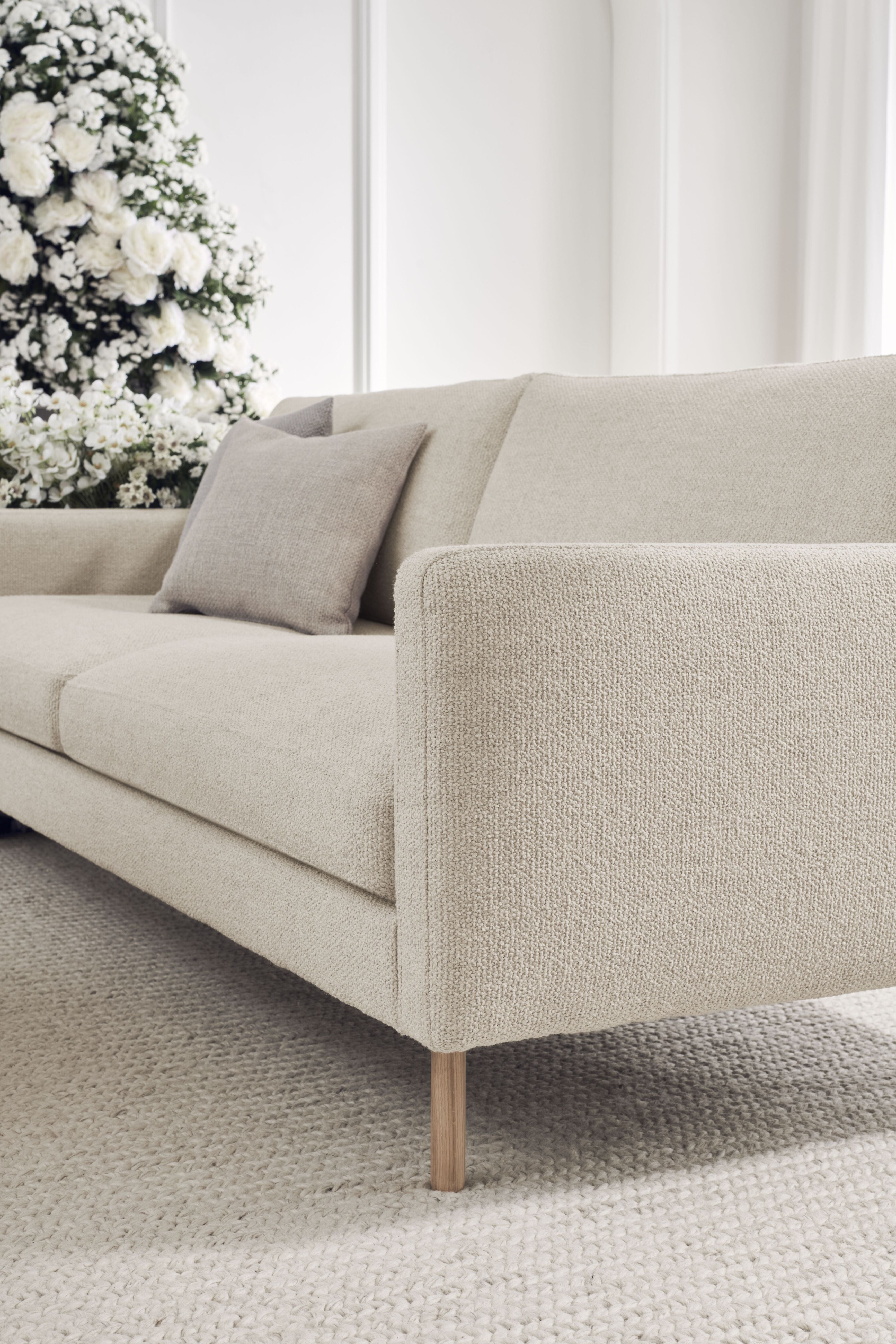 Sofa 3-zits SCANDINAVIA REMIX met een basis van donker eikenhout