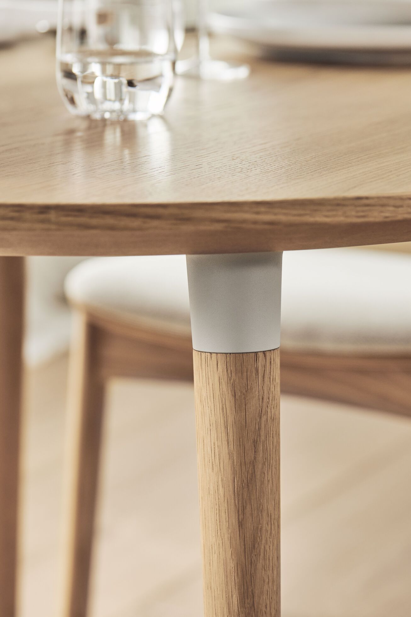 Vierkante tafel SEED eikenfineer