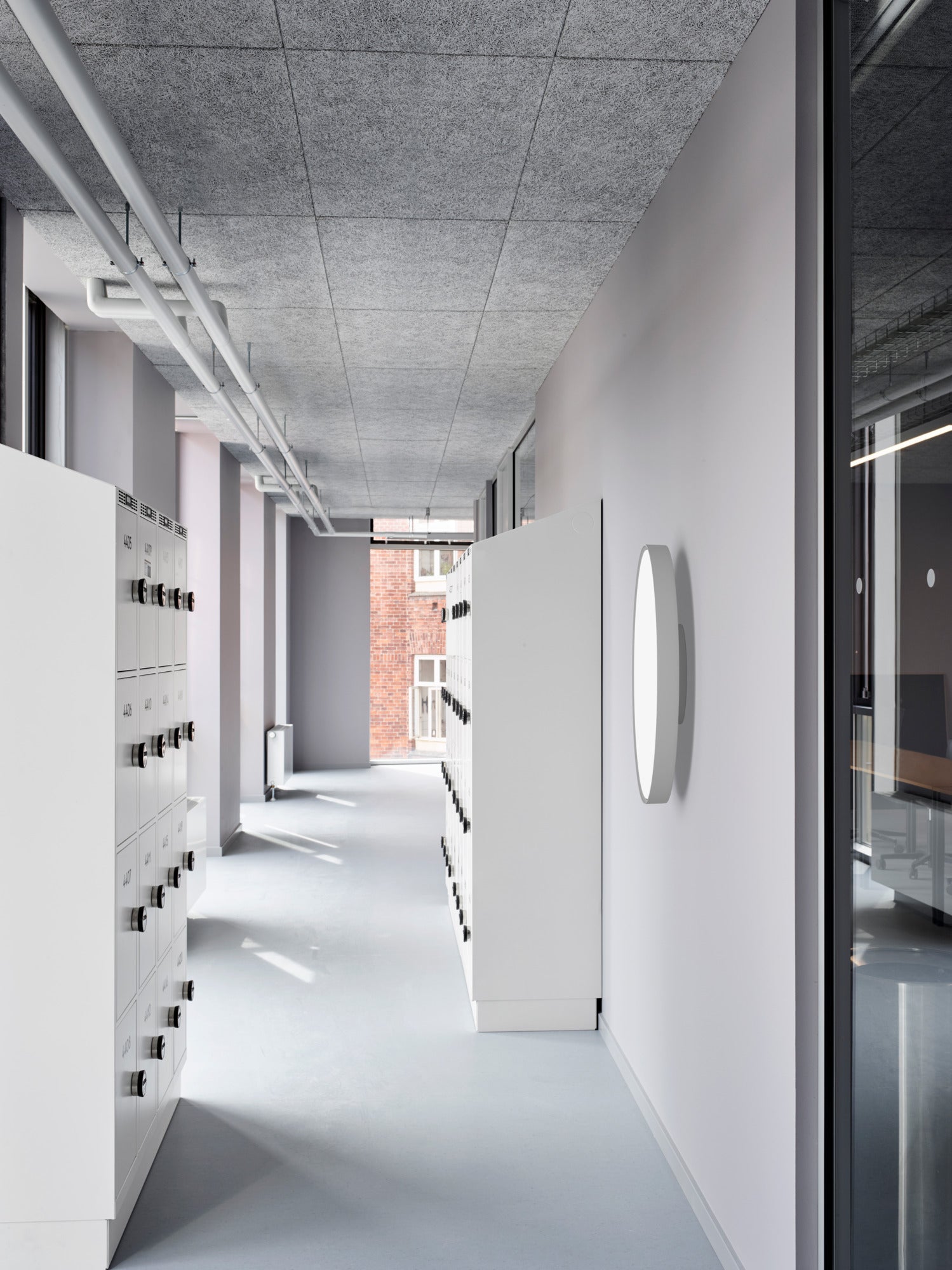 LP SLIM ROUND white wall lamp