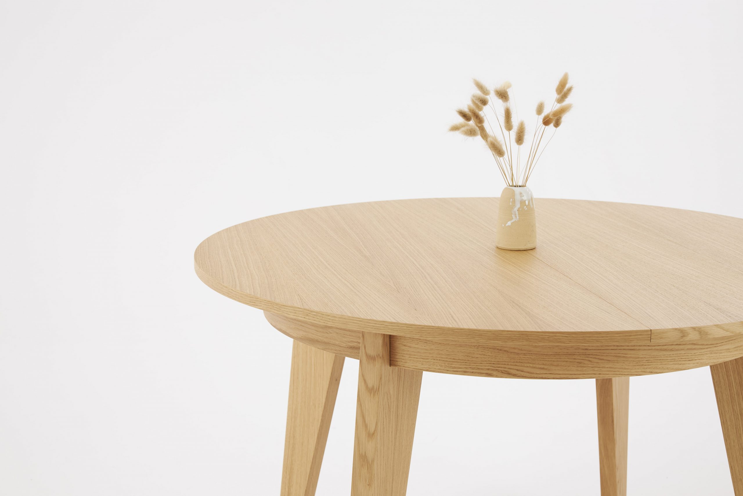 Runder ausziehbarer Tisch SENALES aus Eichenholz