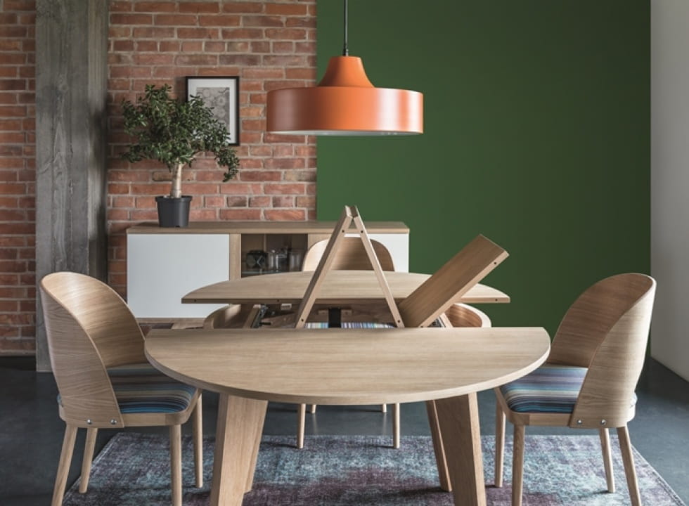 Runder ausziehbarer Tisch SENALES aus Eichenholz