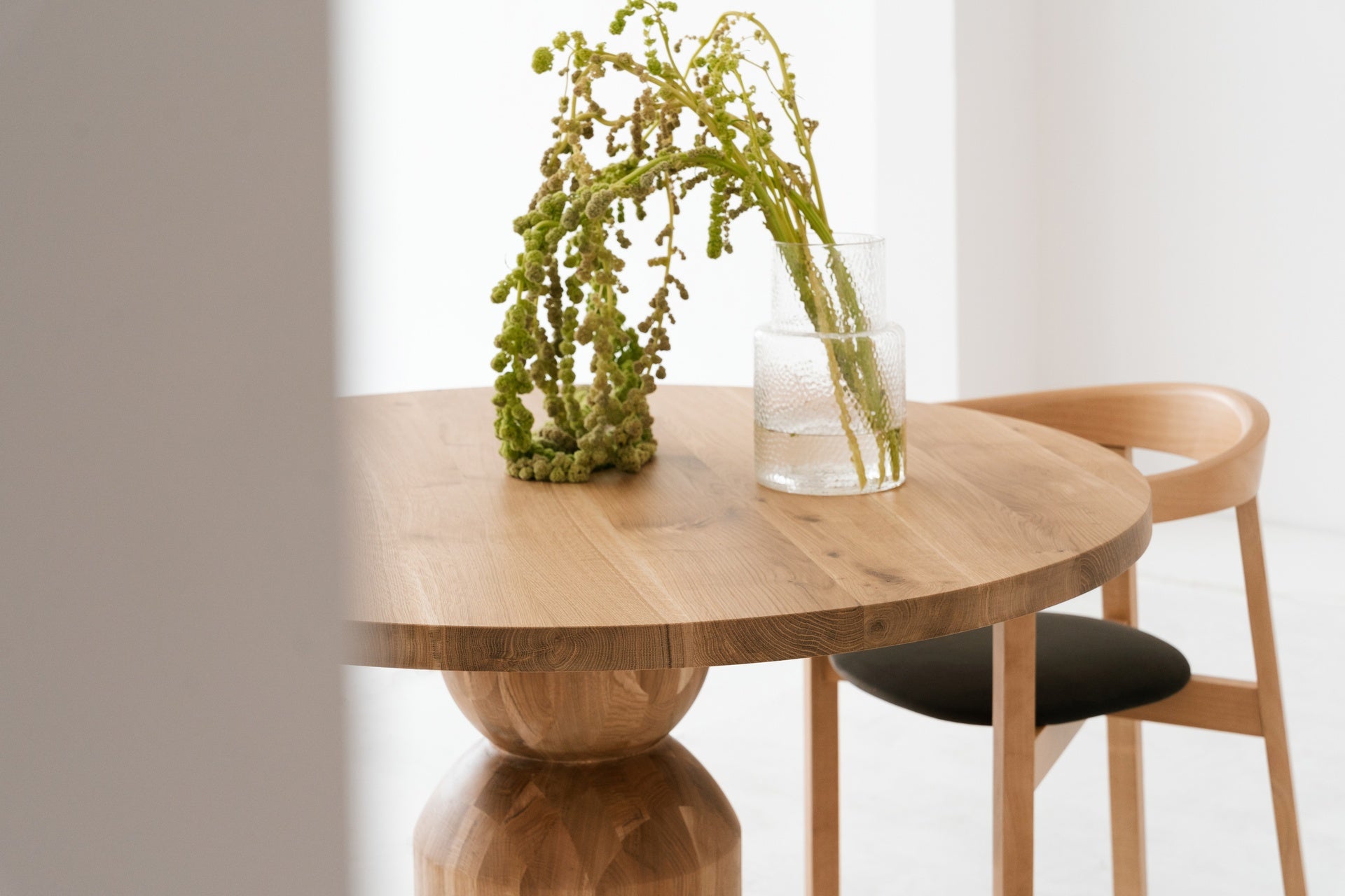 Ronde tafel BETH eikenhout