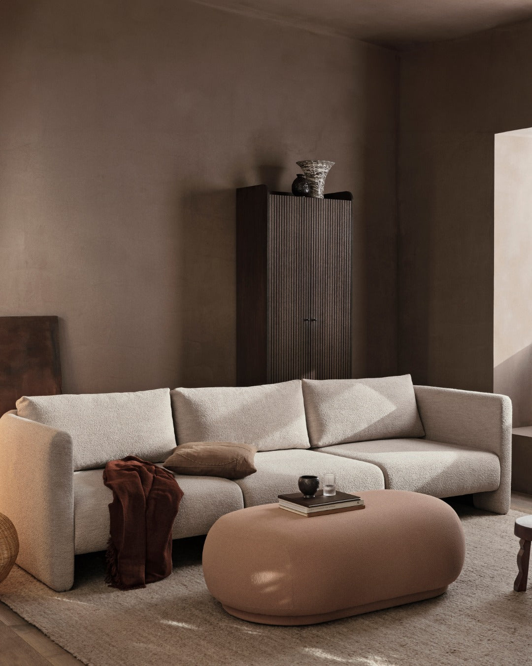 SILL CUPBOARD TALL 2-türiger Kleiderschrank, dunkelbraunes Eichenfurnier