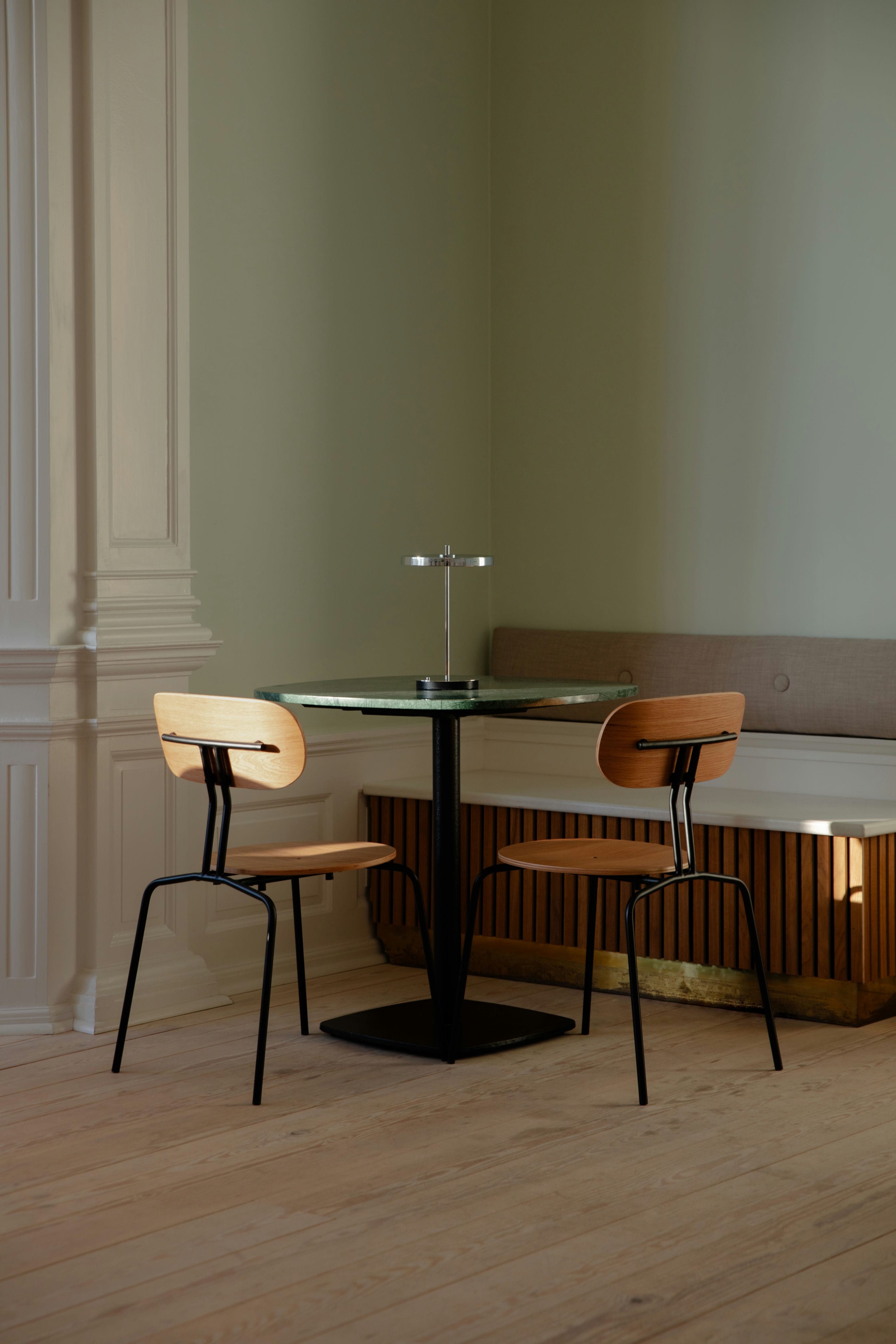 Lampa przenośna ASTERIA MOVE polerowana stal – Umage