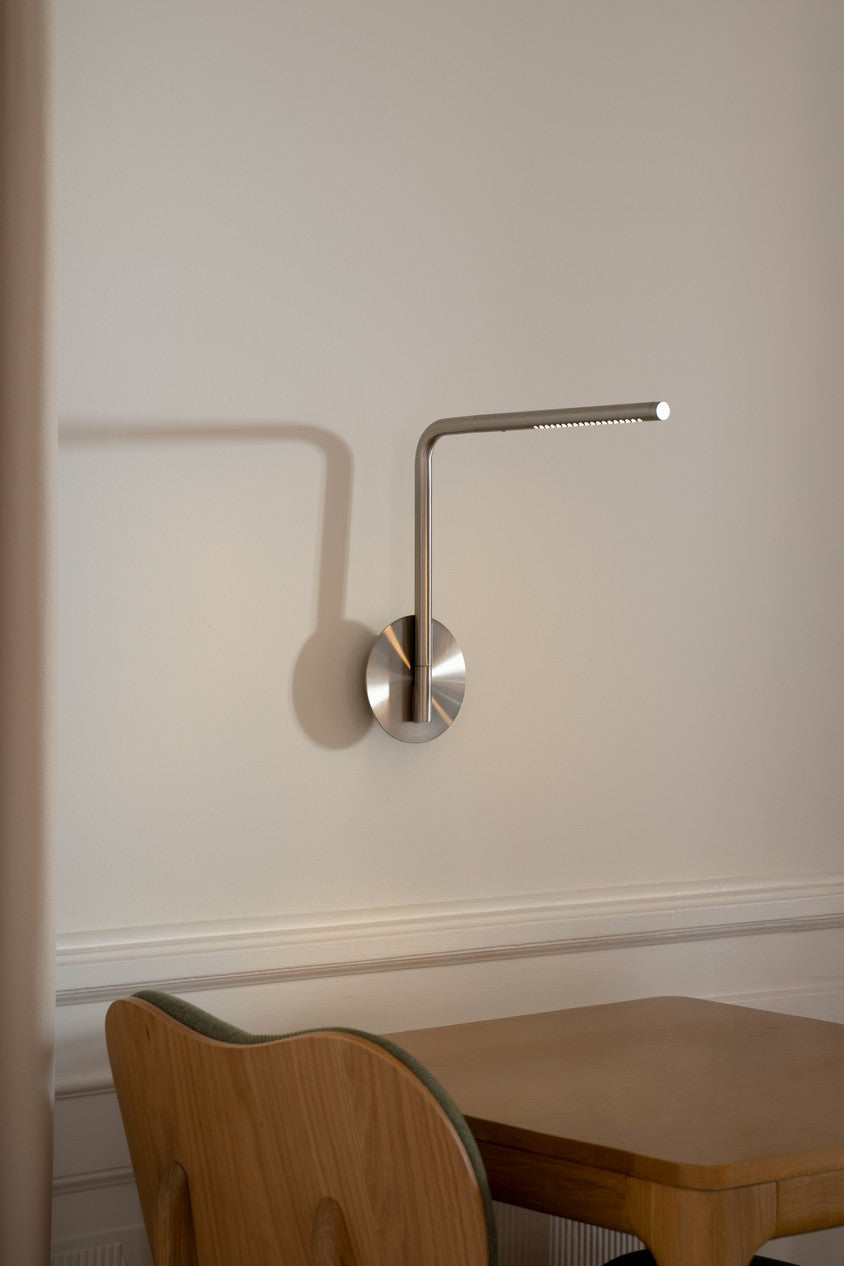 Lampa ścienna regulowana OMNI PIVOT srebrny – Umage