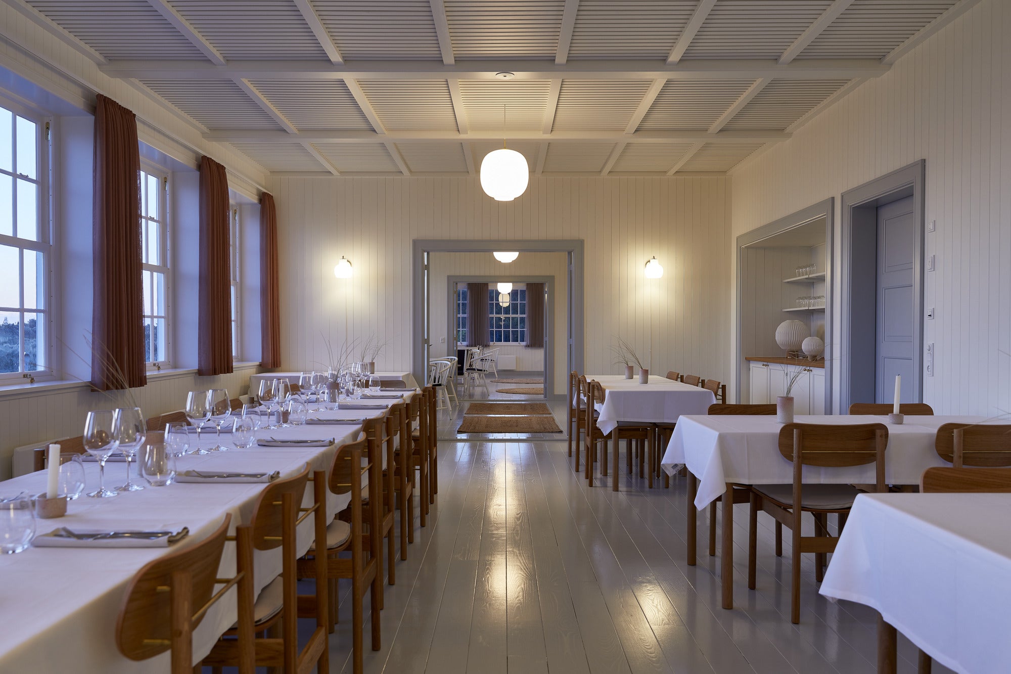 Wandleuchte VL RING CROWN 1 weiß mit messingfarbenem Sockel