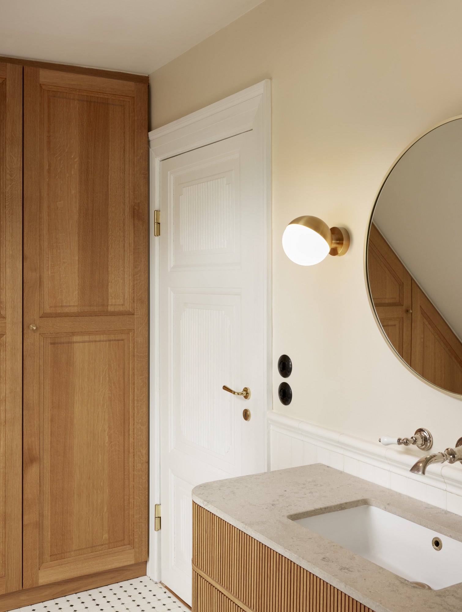 Wandleuchte VL STUDIO aus Messing