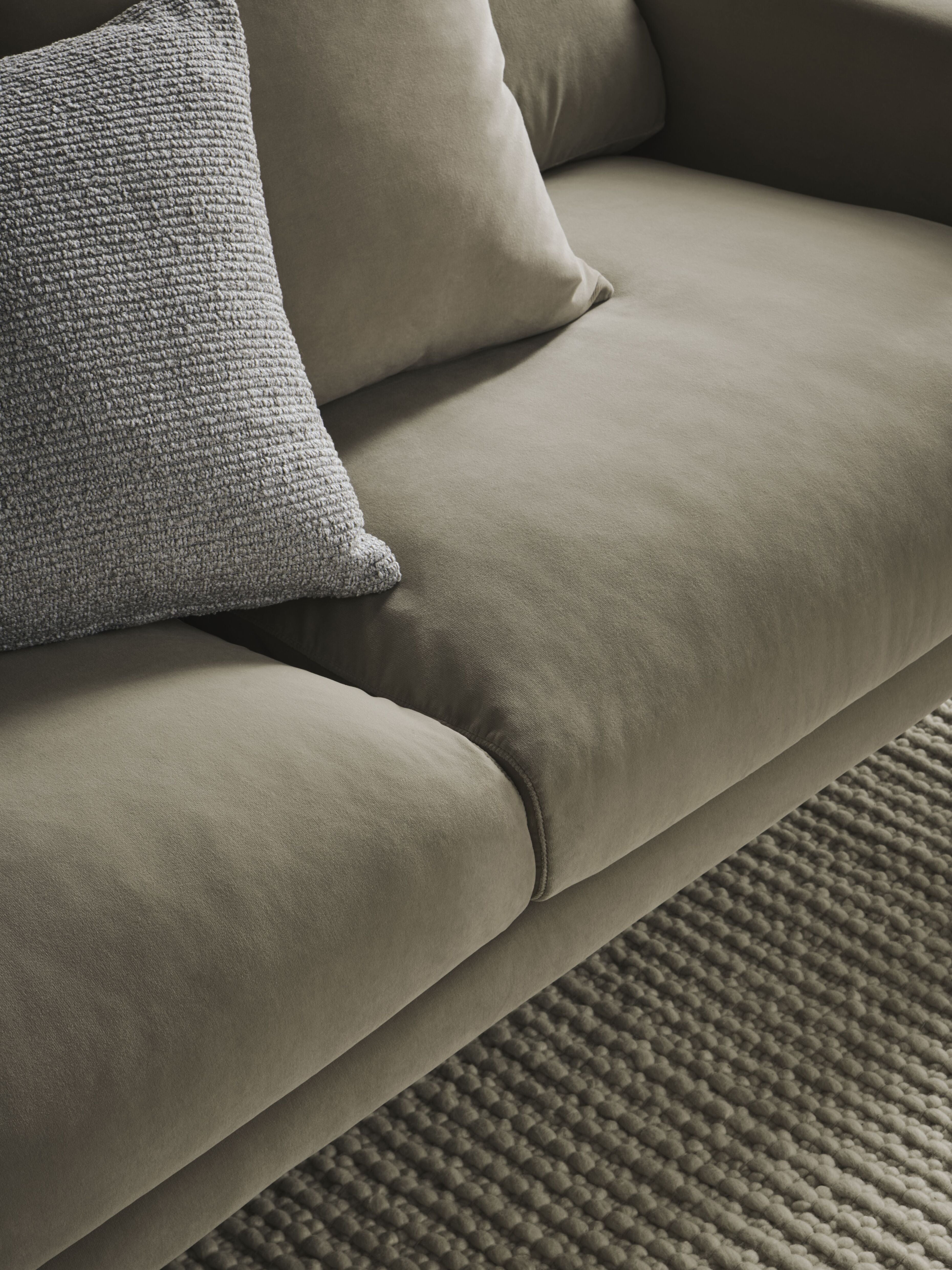 Sofa 3-zits VENEDA met een basis van donker eikenhout