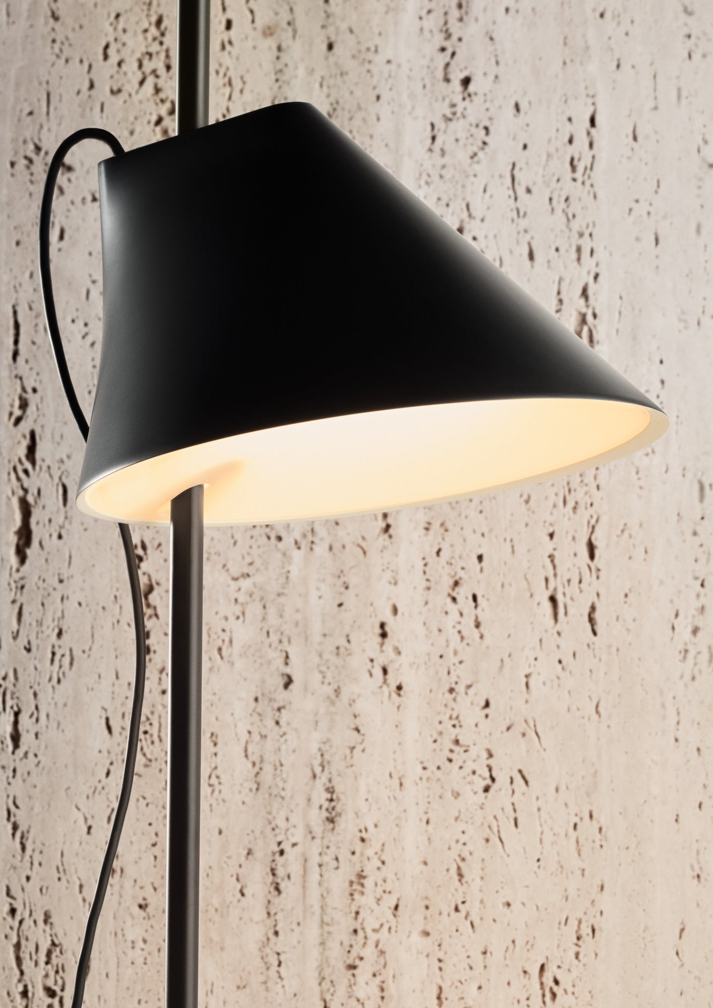 Lampa stołowa YUH czarny z oświetleniem LED