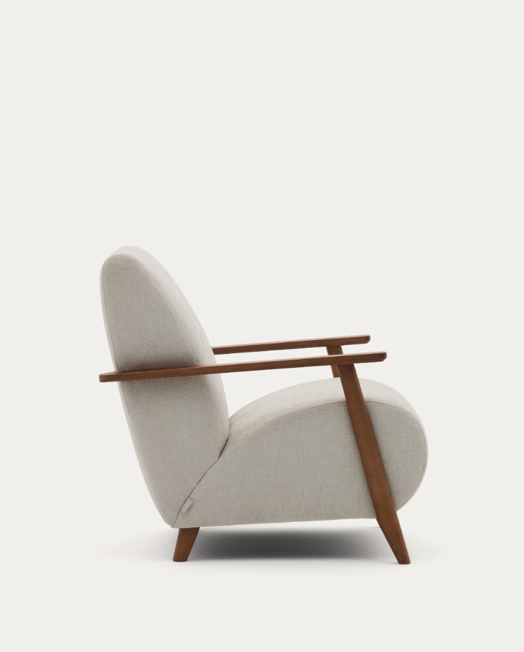 Fauteuil MEGHAN crème met een basis van essenhout