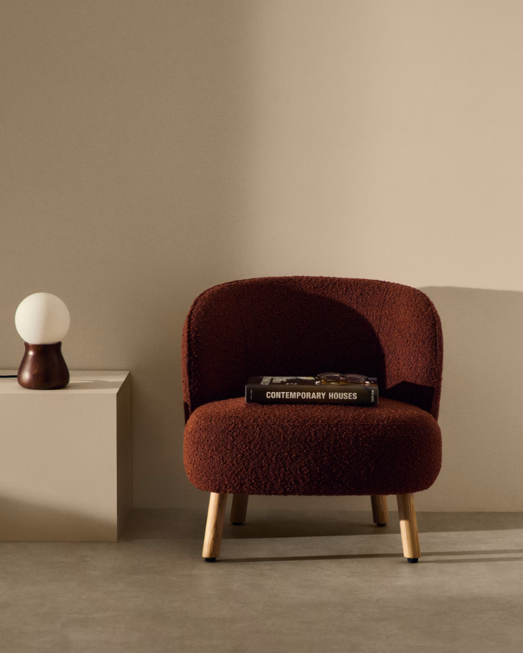 Fotel ULIT ceglany boucle – Kave Home