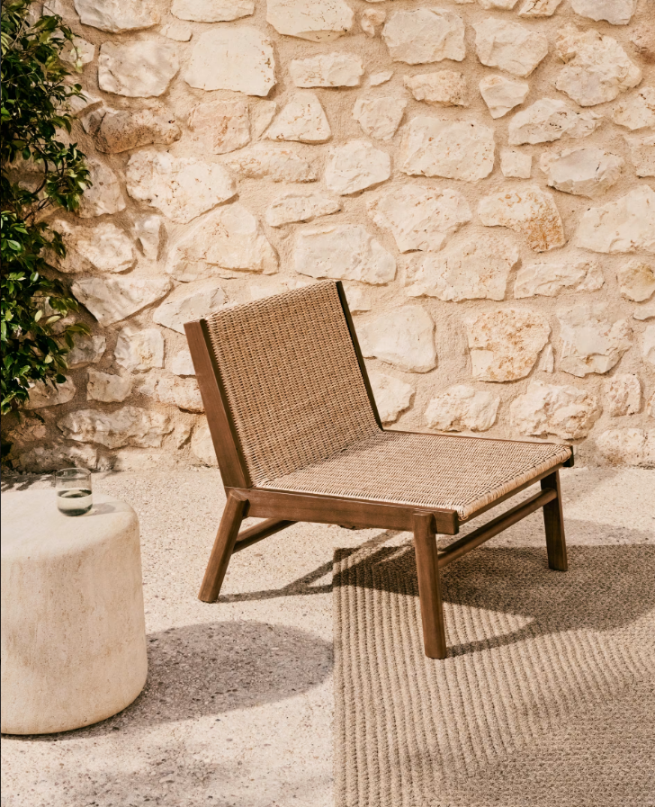 Außenstuhl ITANI aus Akazienholz mit Rattansitz