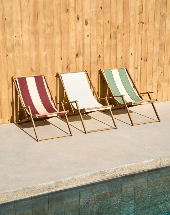 Villara White Deckchair mit Akazienbasis