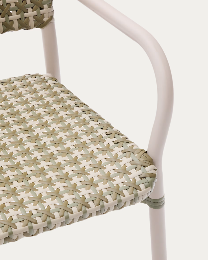 Krzesło ogrodowe TUCCIA rattan z aluminiową podstawą, marka Kave Home