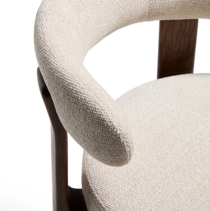 Hocker GRANITE beige chenille met een donkere essen basis