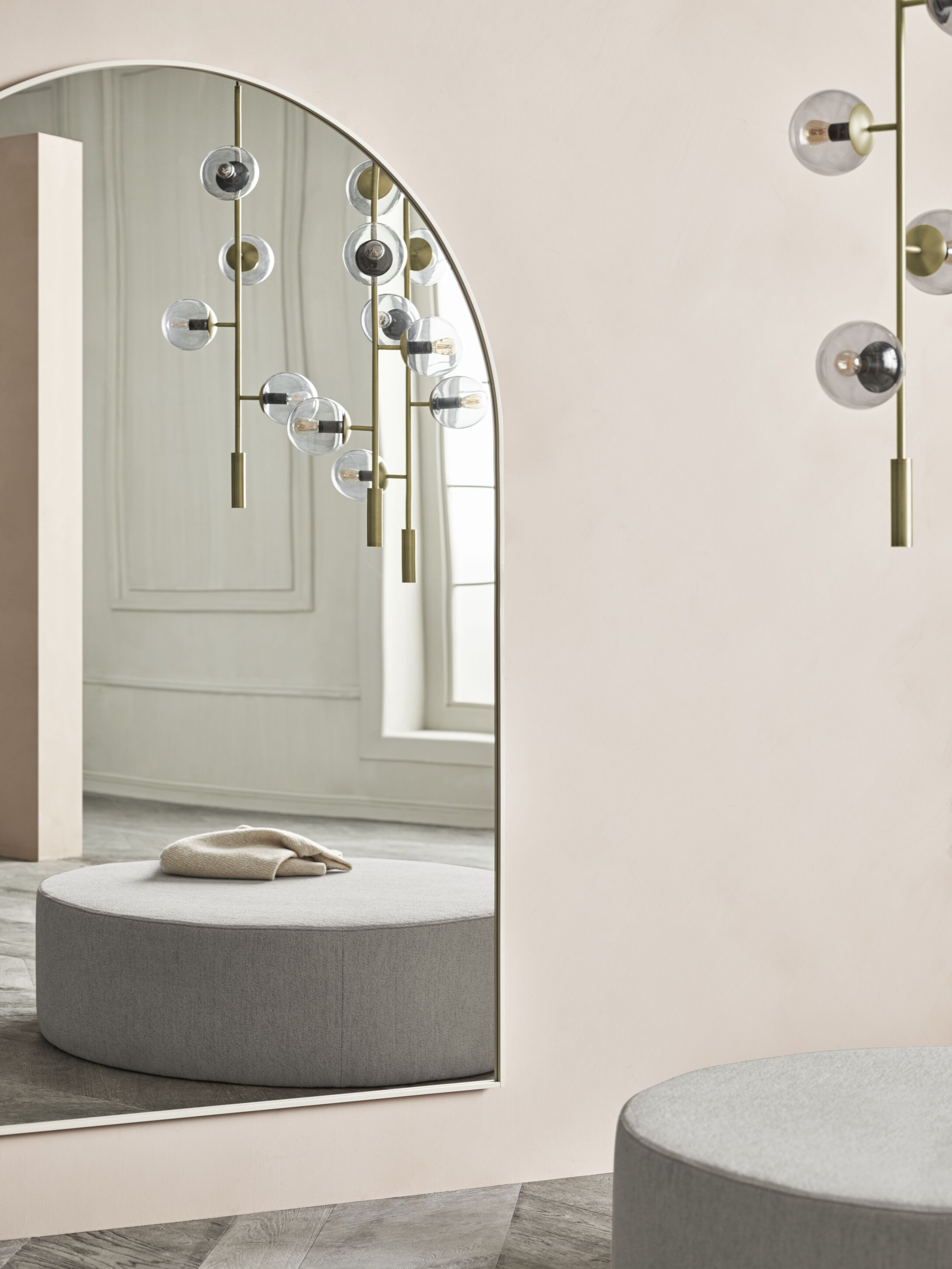 Lustro RIPPLE met grijze lijst