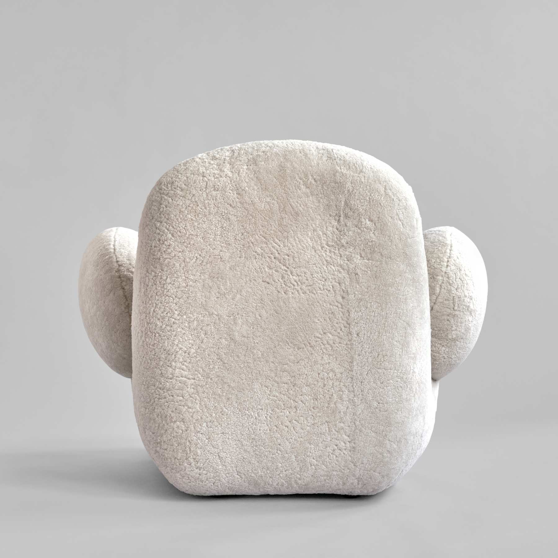 Fotel w tkaninie Sheepskin TOE FLAT złamana biel z podłokietnikami