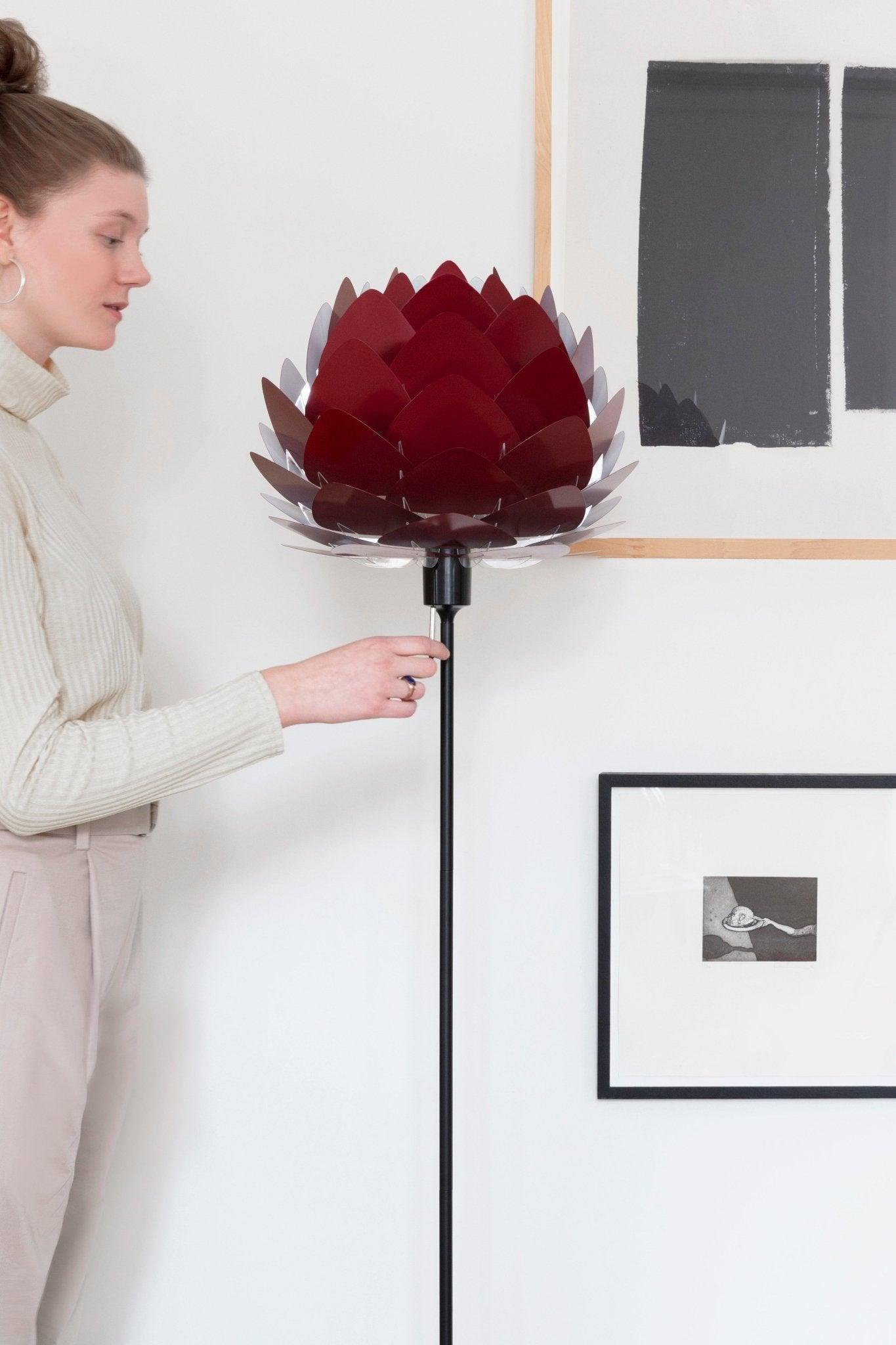 Abażur ALUVIA rubinowy UMAGE Eye on Design