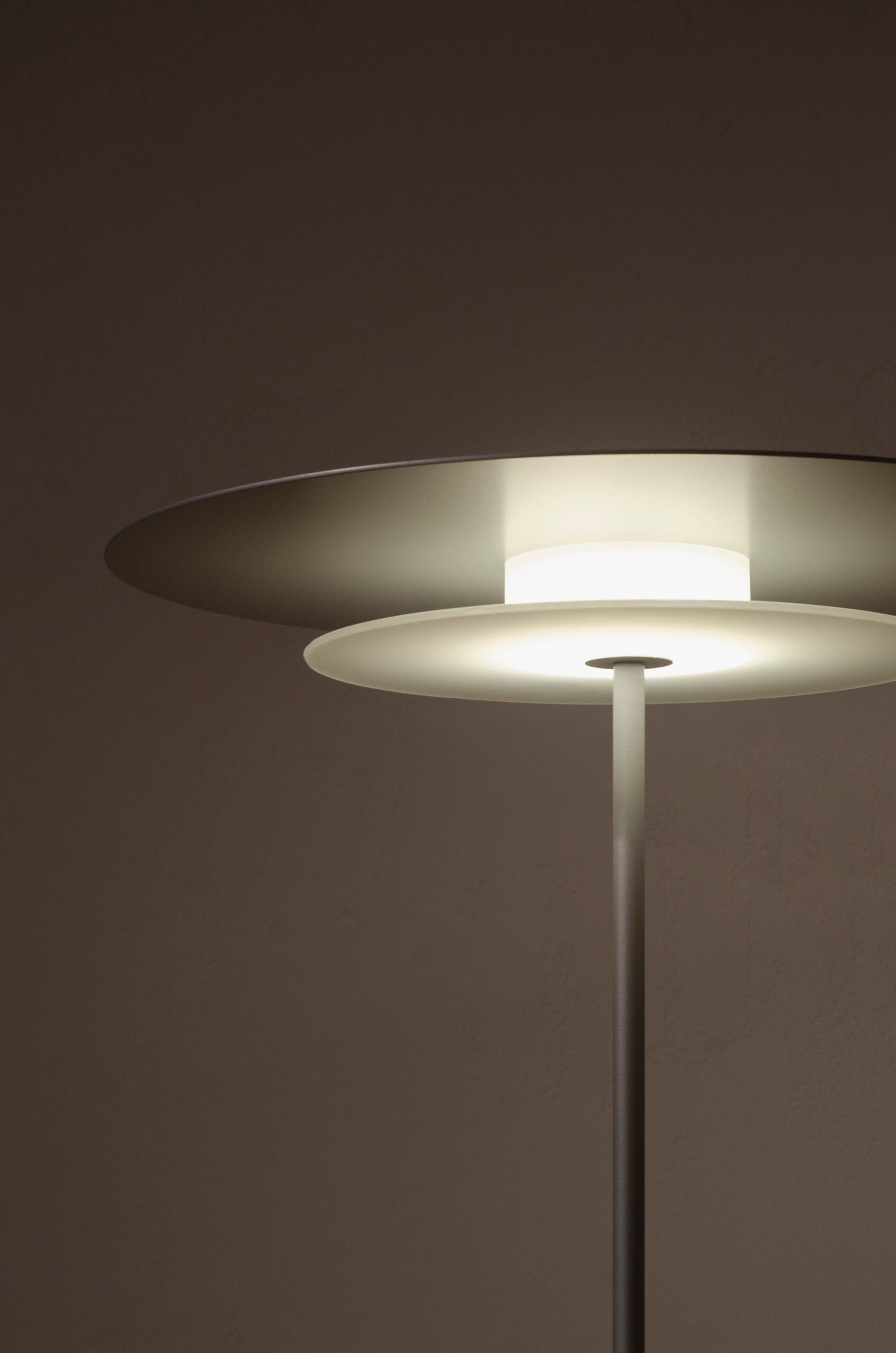 AEROPLAN vloerlamp gepersonaliseerd