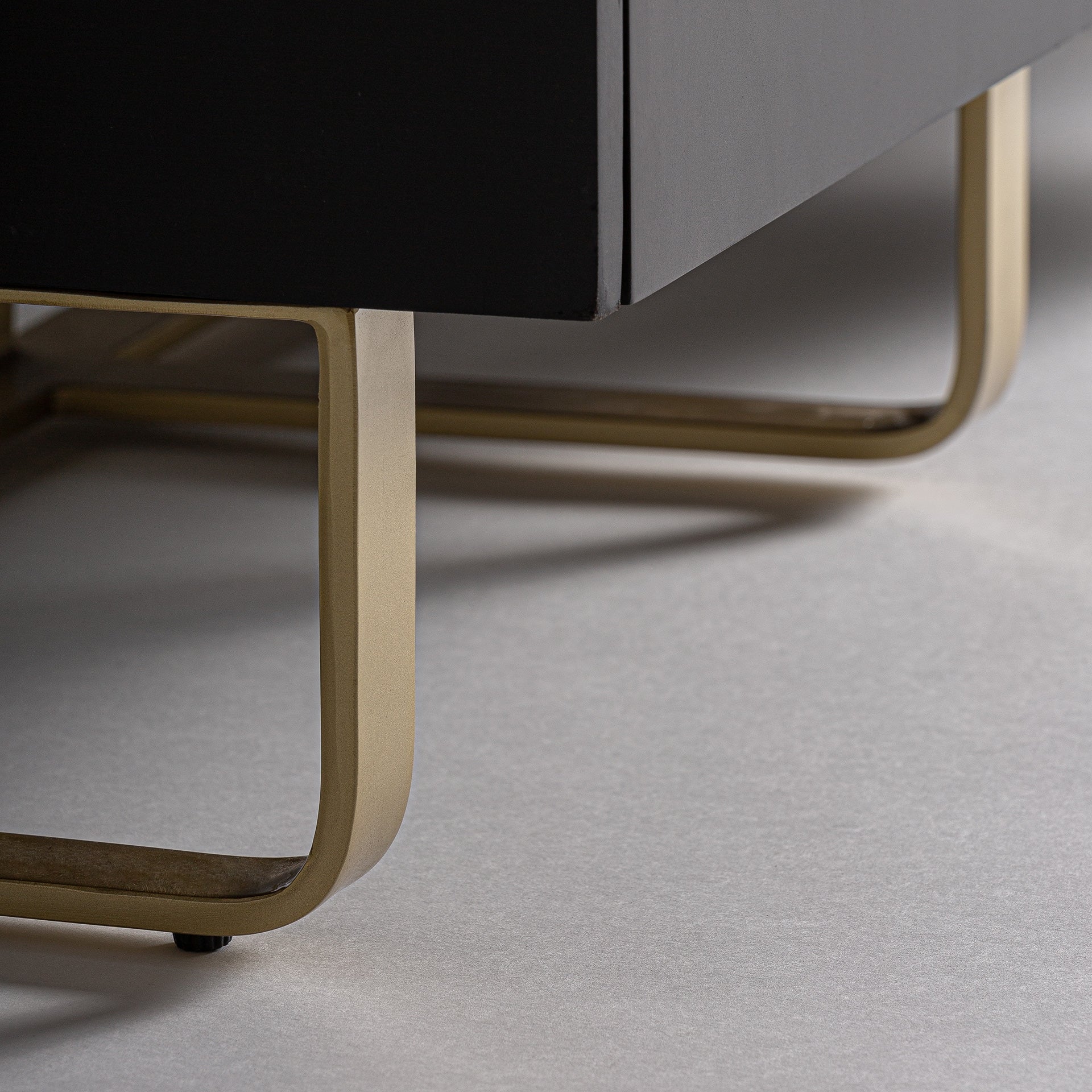 Dressoir GATSBY zwart met witte en gouden afwerking