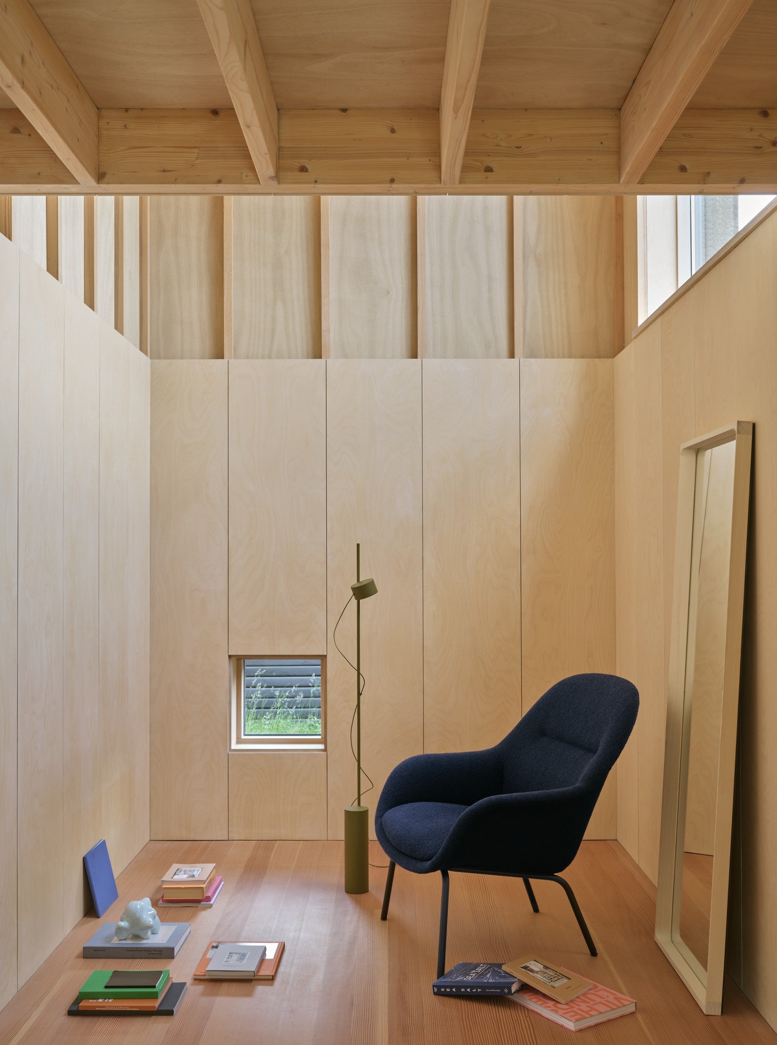 Personalized FIBER Armchair with Steel Base