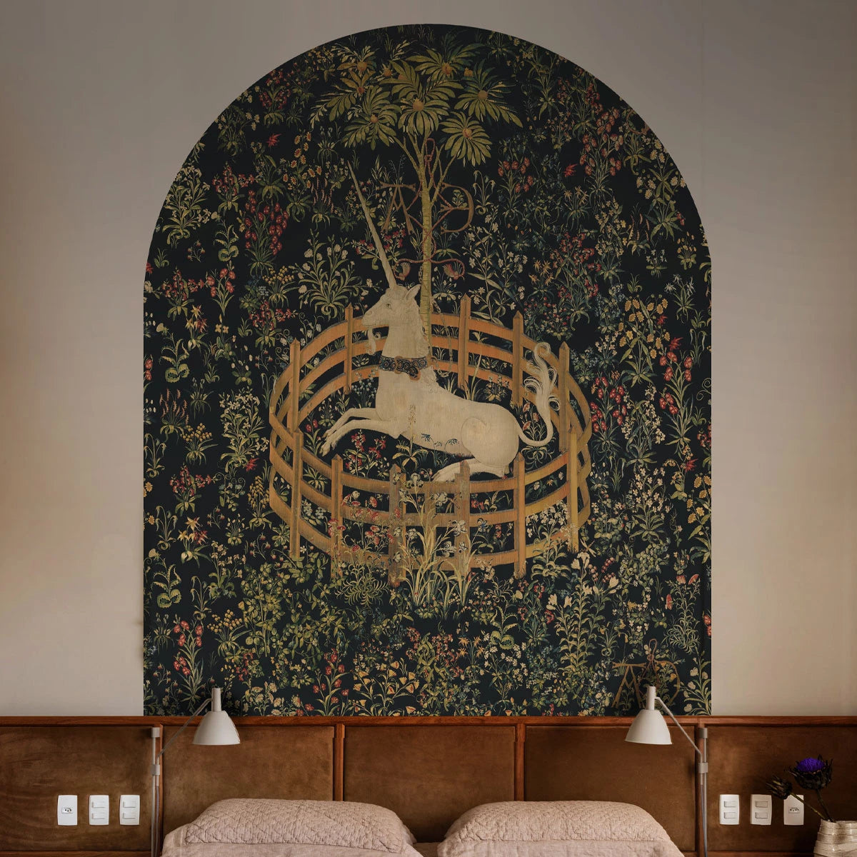 Non-woven arch-shaped mural UNICORN green