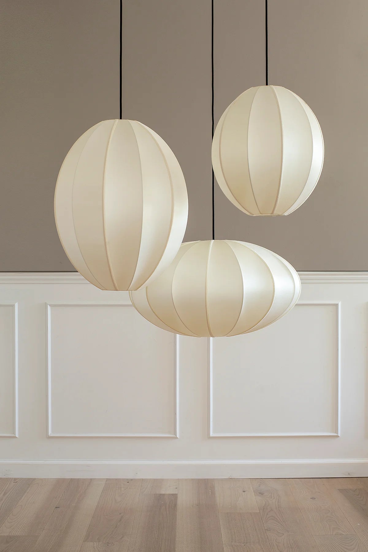 Oval lampshade broken white