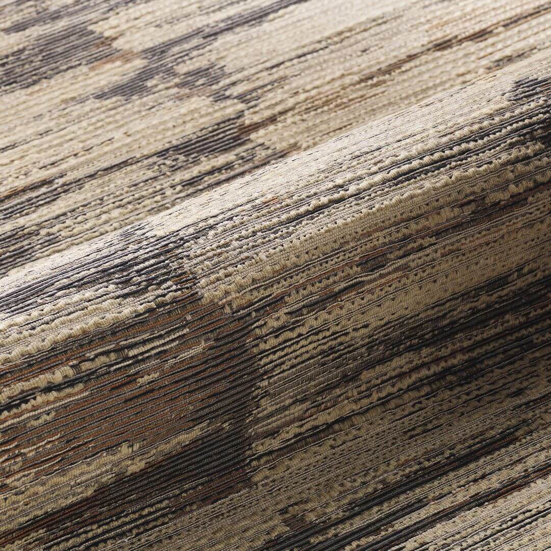 Strukturierte Textiltapete mit Streifen ALCHEMILLA - NOIR/TABAC Tabakbraun mit Beige