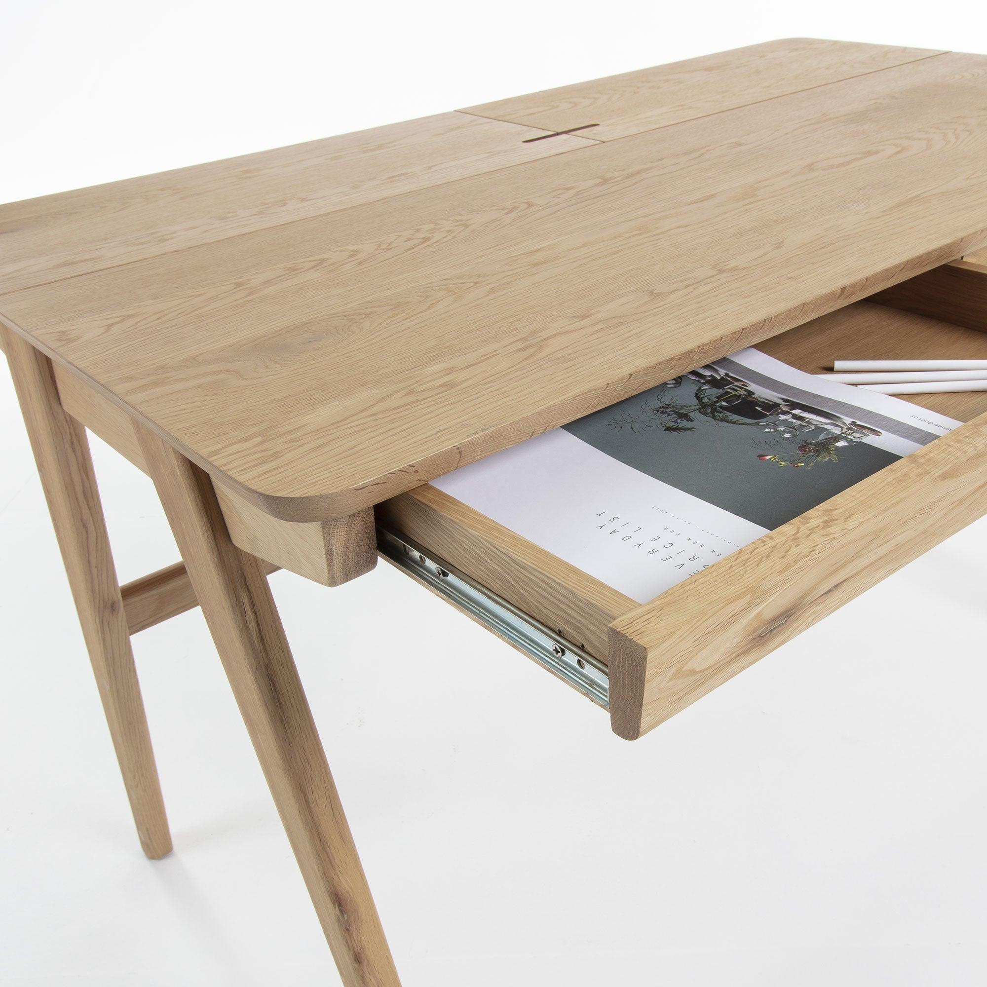 Biurko JULIA lite drewno jesionowe La Forma Eye on Design