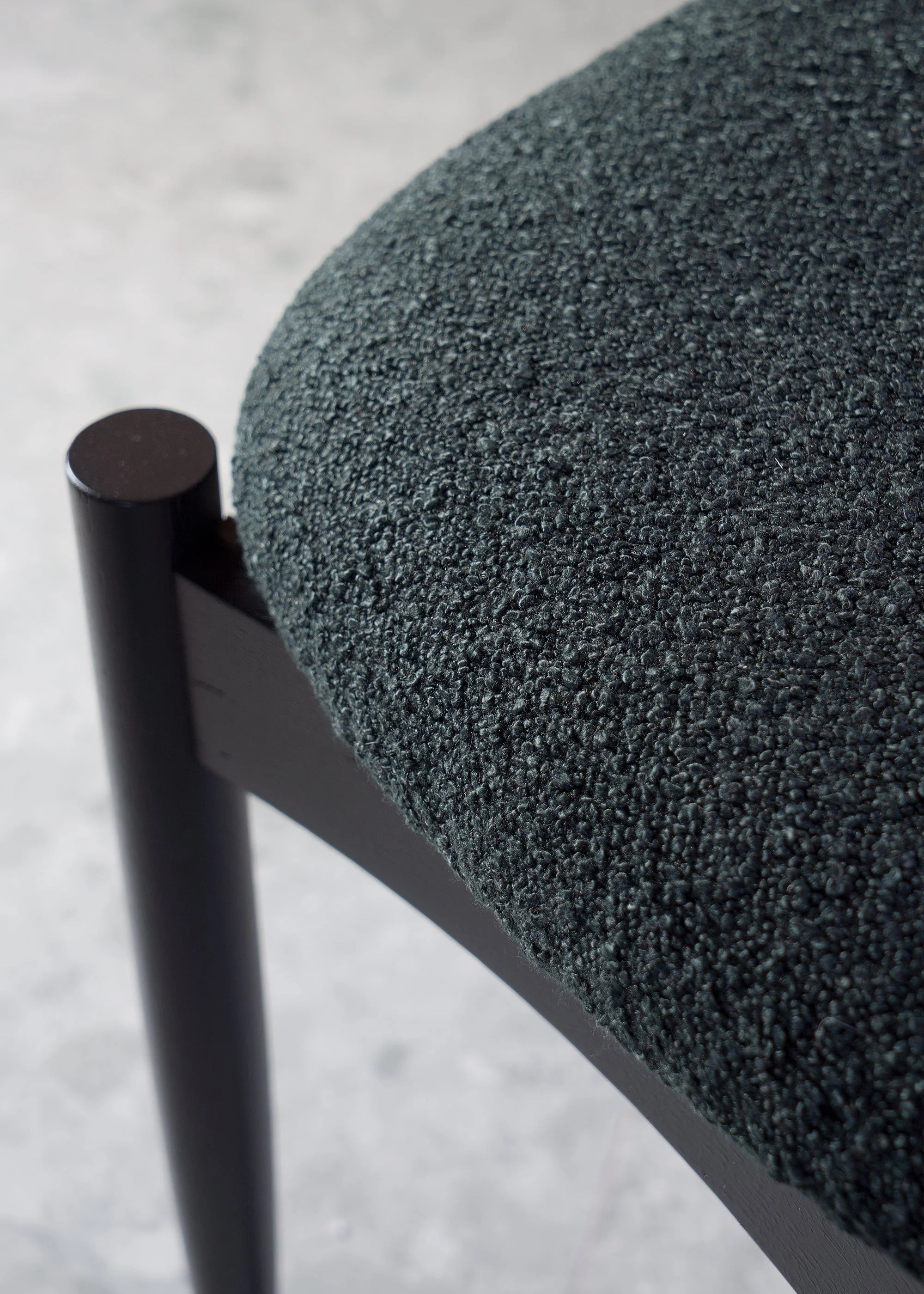 KEMI stoel zwart eikenhout