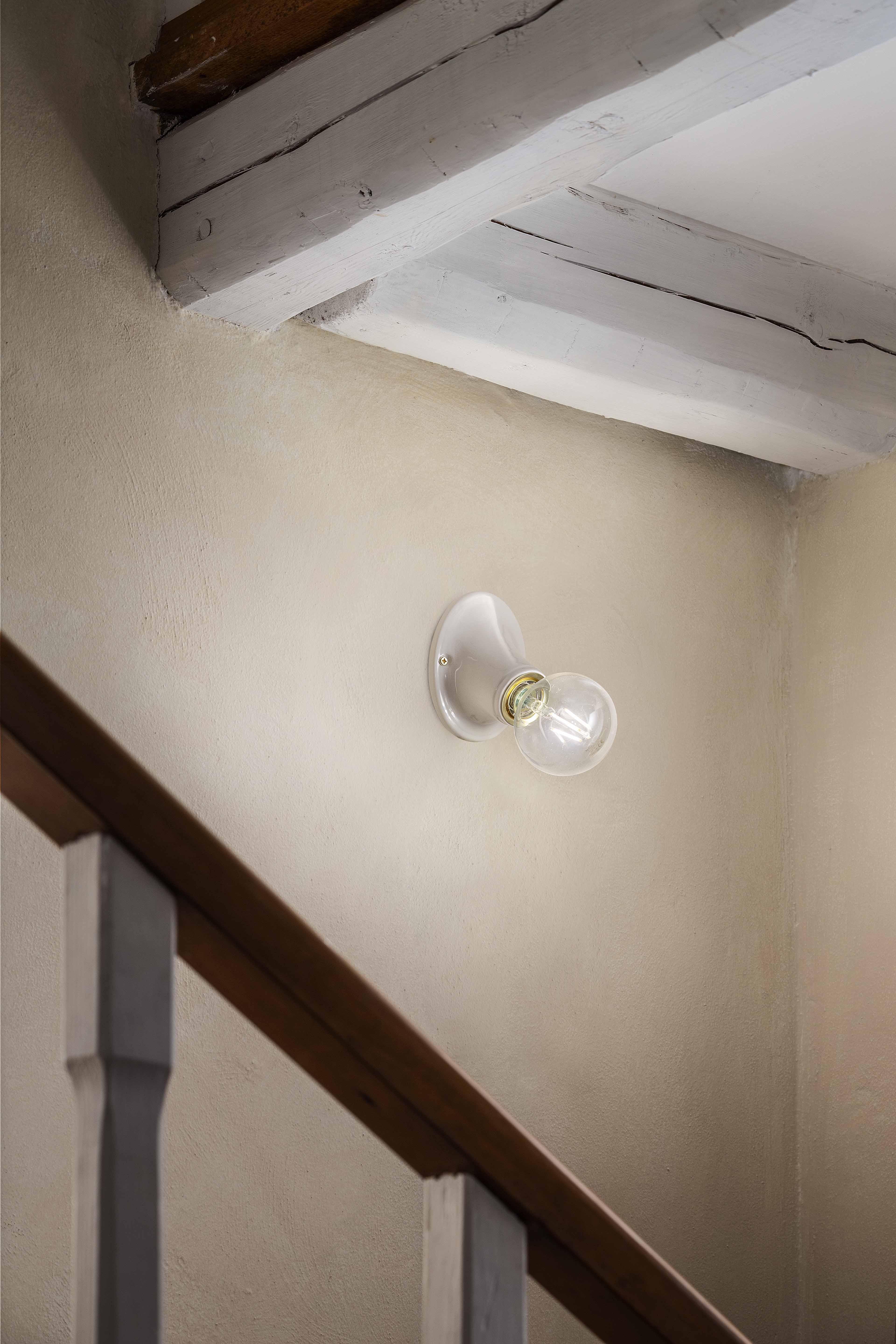 Witte keramische wandlamp TRIESTE