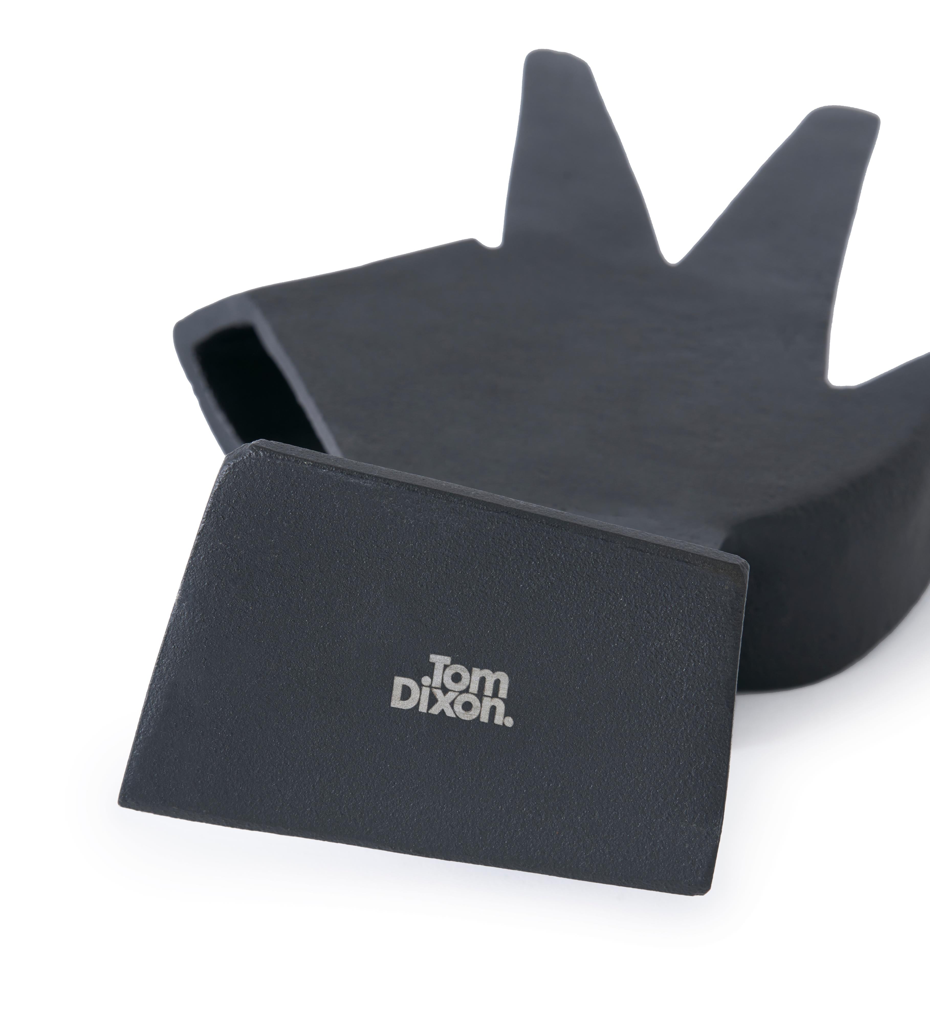 CAST HAND Black Stand
