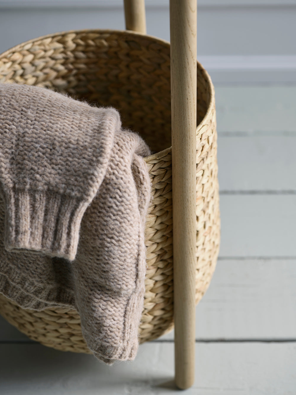 Kledinghanger COCOON gebleekt eikenhout