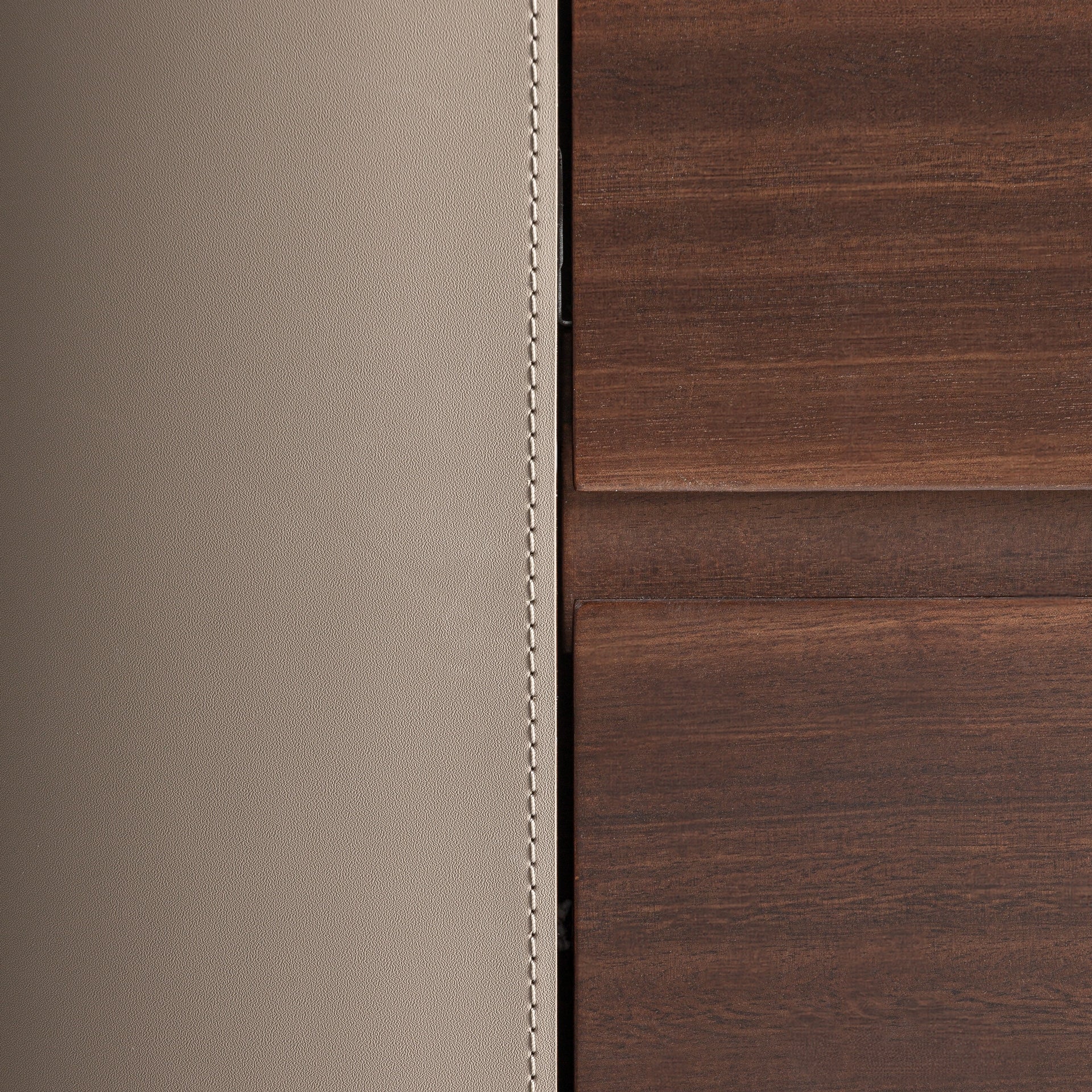 Kast met lades KANDERN van eucalyptus met beige afwerking