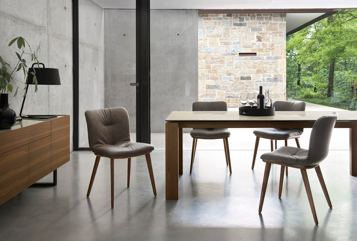 Extendable table OMNIA with a gray top and dark wooden base