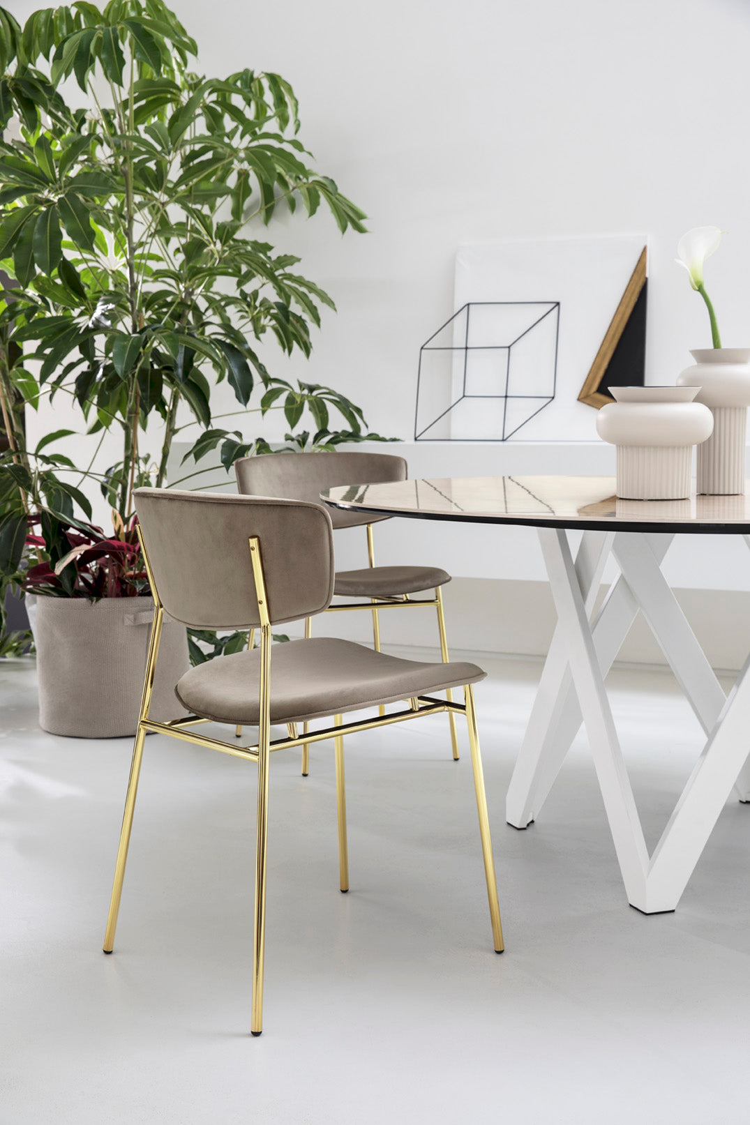 Polsterstuhl FIFTIES mit schwarzem Gestell