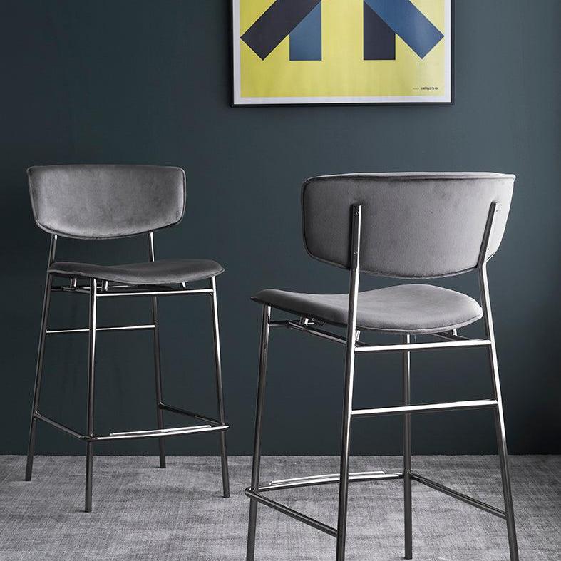 Barkruk FIFTIES gestoffeerd met zwarte basis