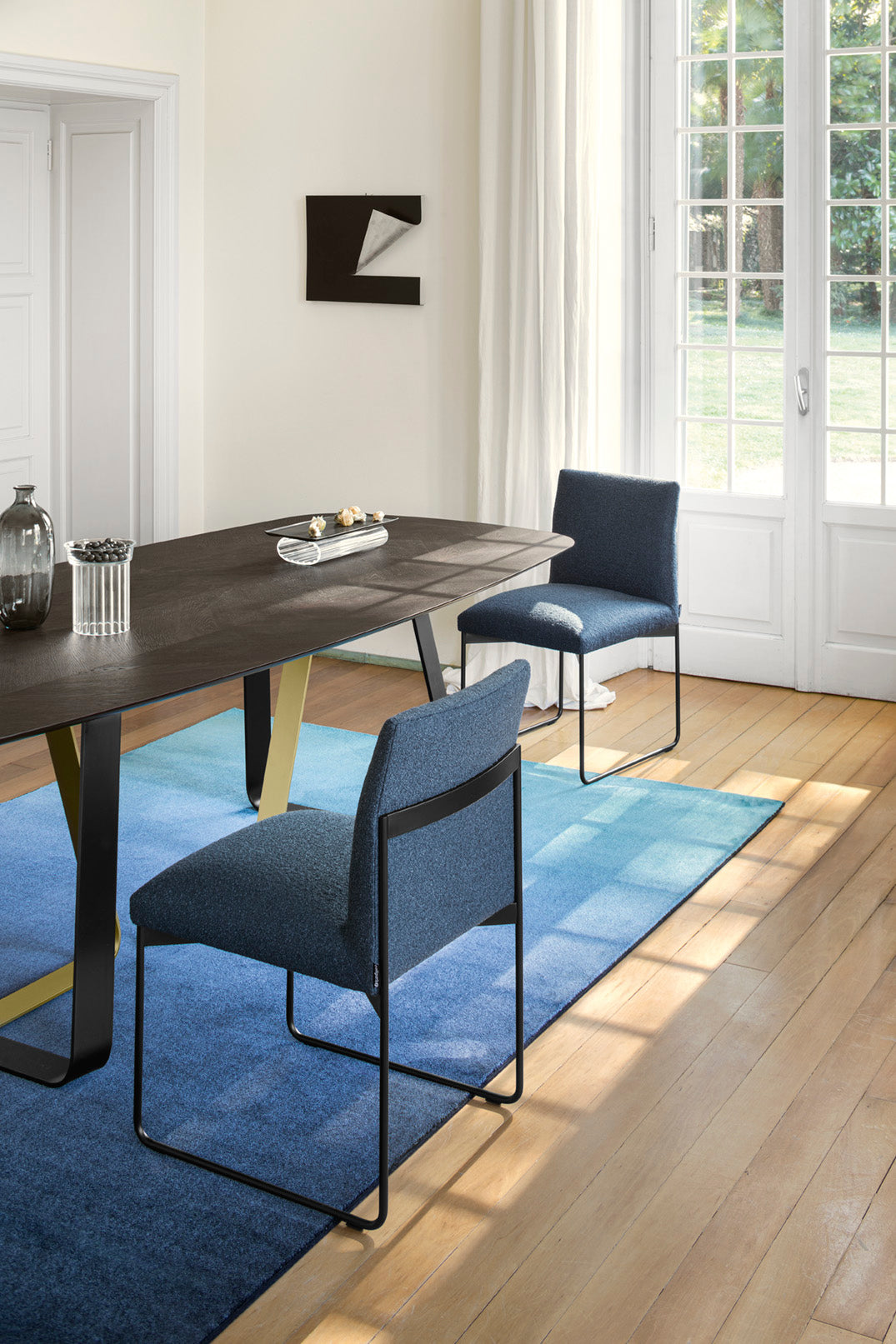 Polsterstuhl GALA mit goldenem Gestell