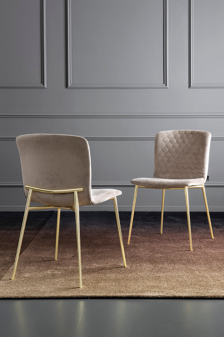 Sitzmöbel LOVE gepolstert mit schwarzem Gestell