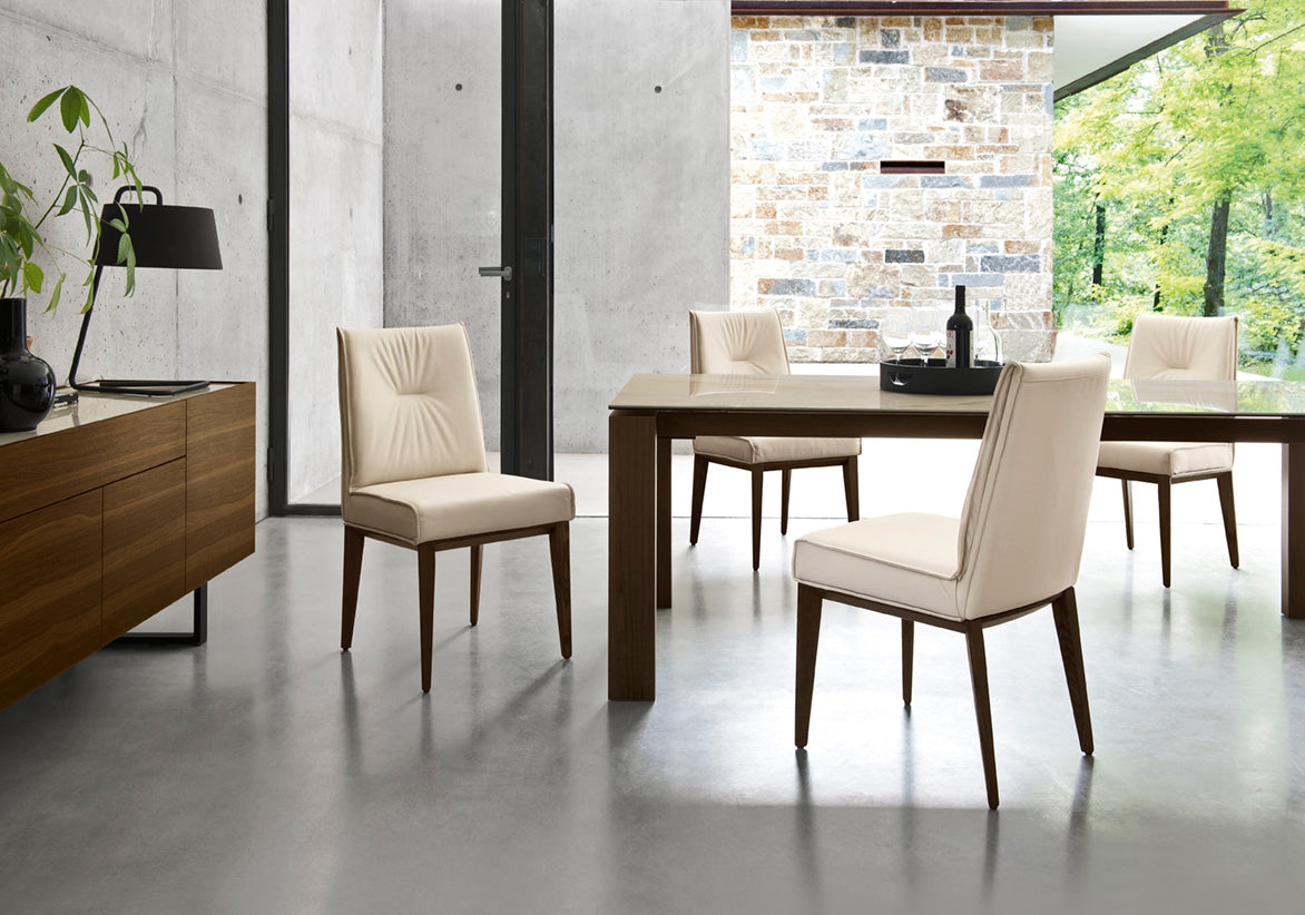 Extendable table OMNIA with a brown top and dark wooden base