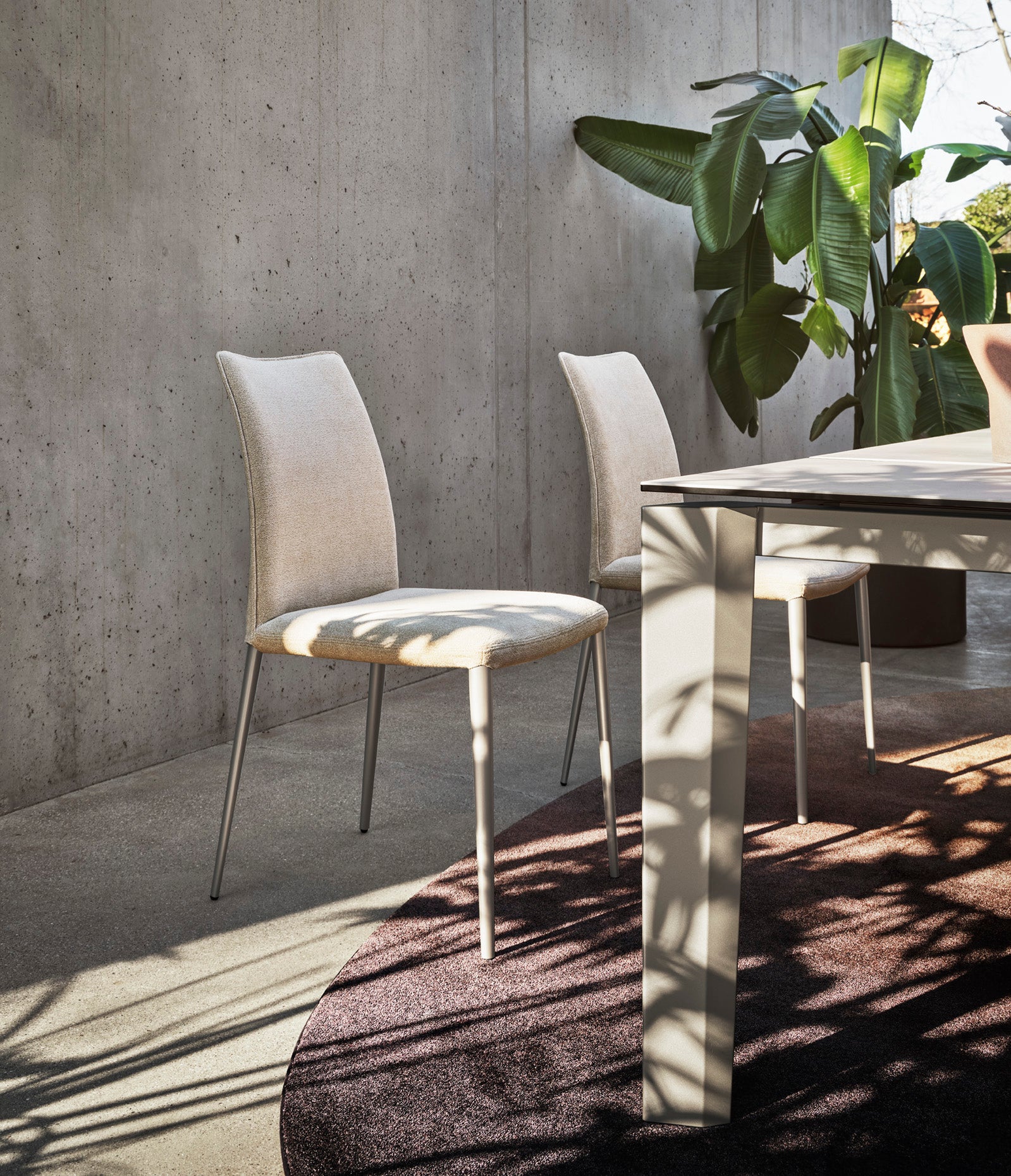 Expandable Table DELTA with White Top and White Base