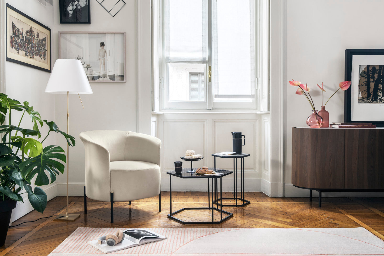 Sessel RENDEZ VOUS gepolstert mit schwarzem Gestell